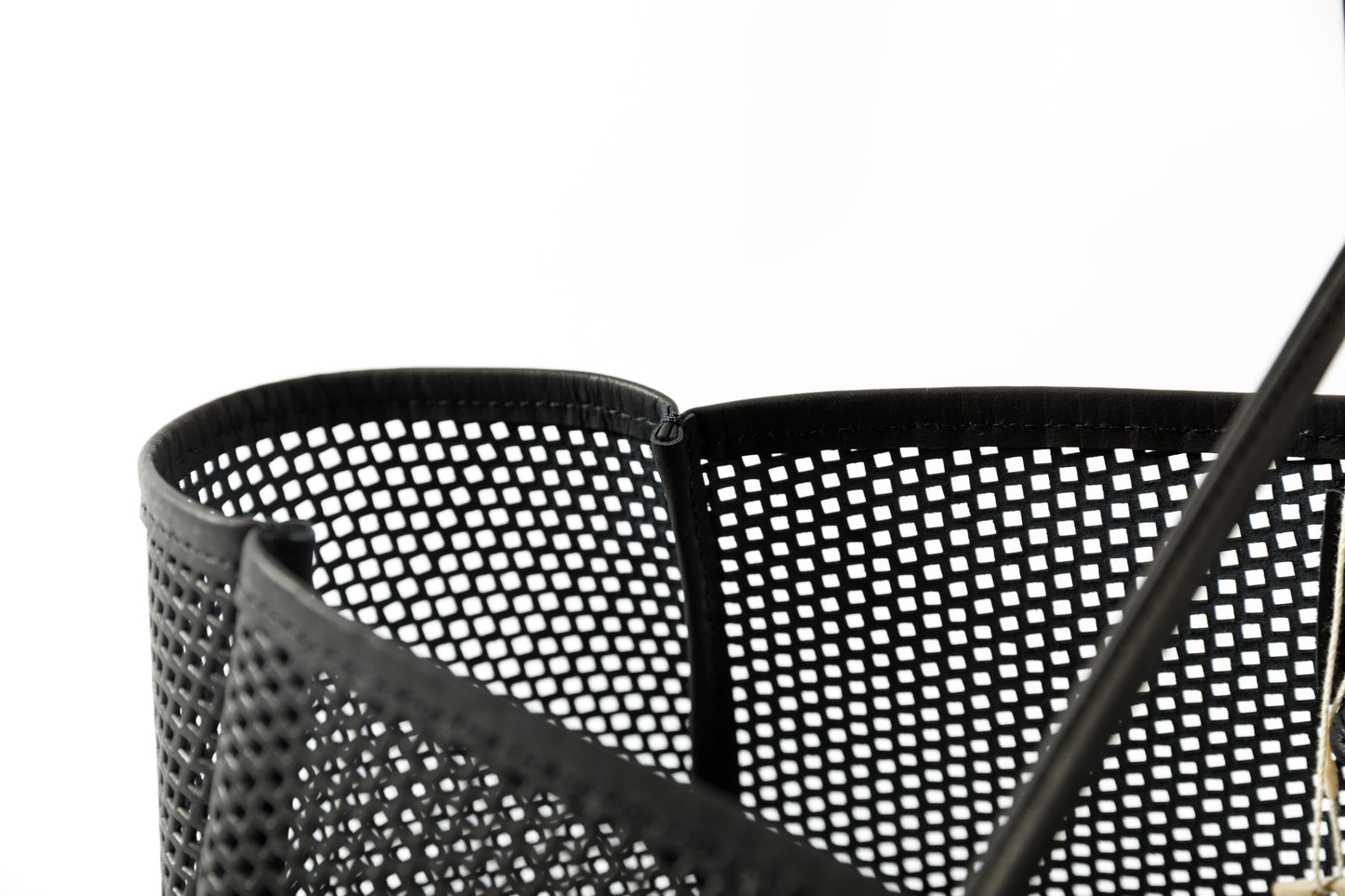 AMIACALVA A190 WASHED LEATHER MESH TOTE (L) - Black