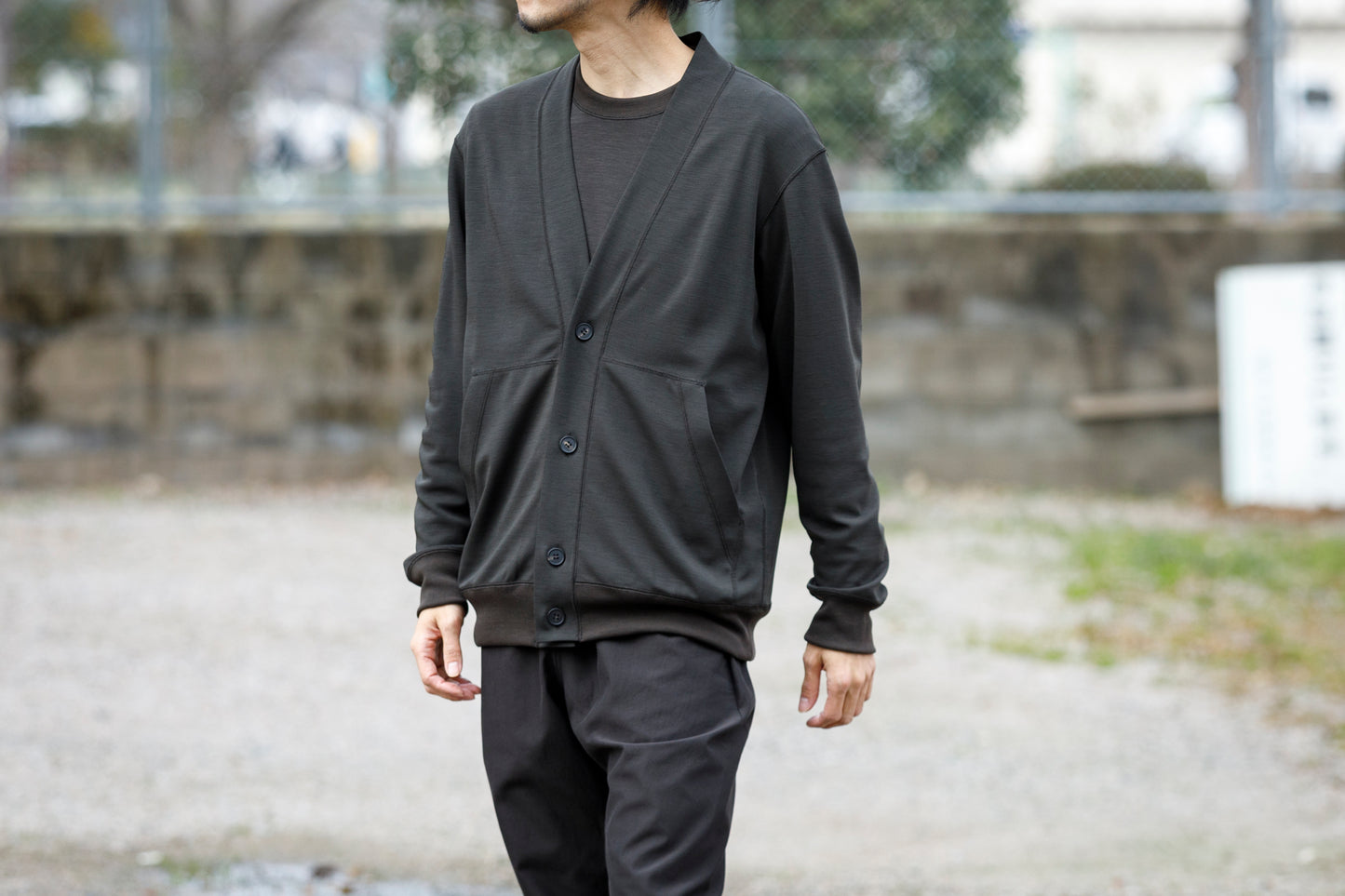 山内 24151 / ノーミュルシングウール・ダブルフェイスニットプルオーバー - charcoal brown
