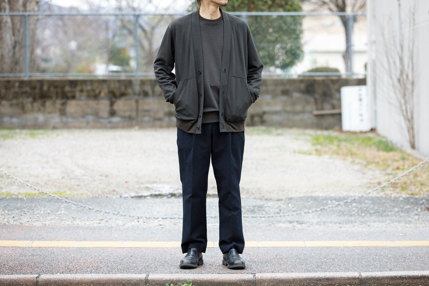 山内 24135 / ノーミュルシングウール・ダブルフェイスニットカーディガン charcoal brown