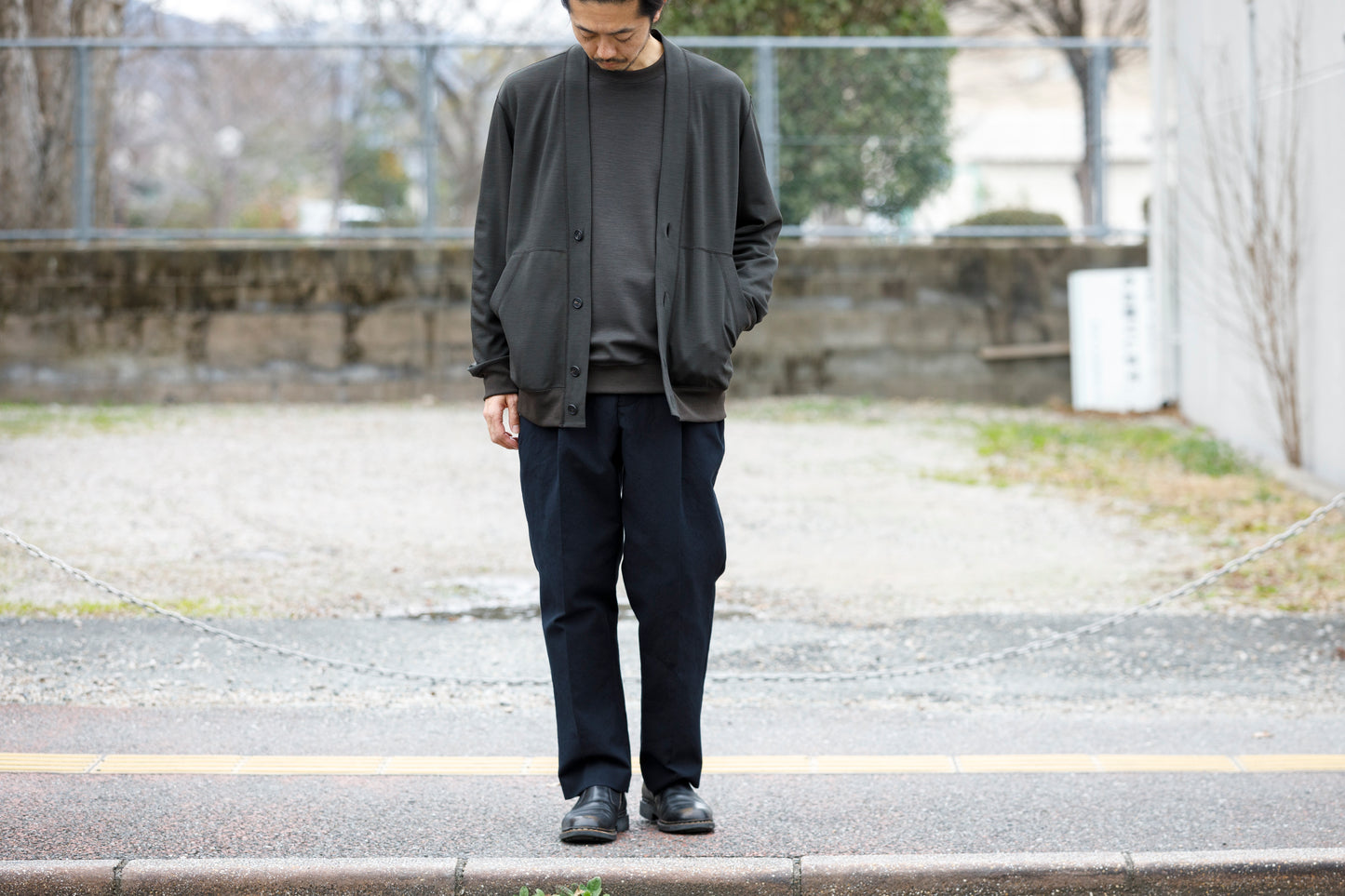 山内 24135 / ノーミュルシングウール・ダブルフェイスニットカーディガン charcoal brown