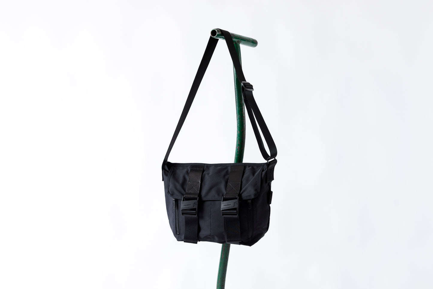 AMIACALVA F036 GABARDINE MESSENGER BAG - Size S / BLACK