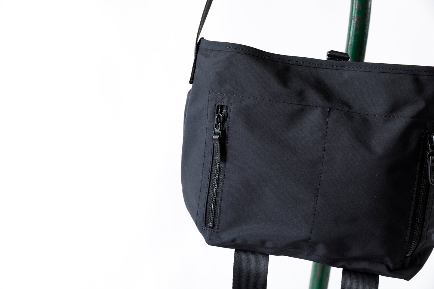 AMIACALVA F036 GABARDINE MESSENGER BAG - Size S / BLACK