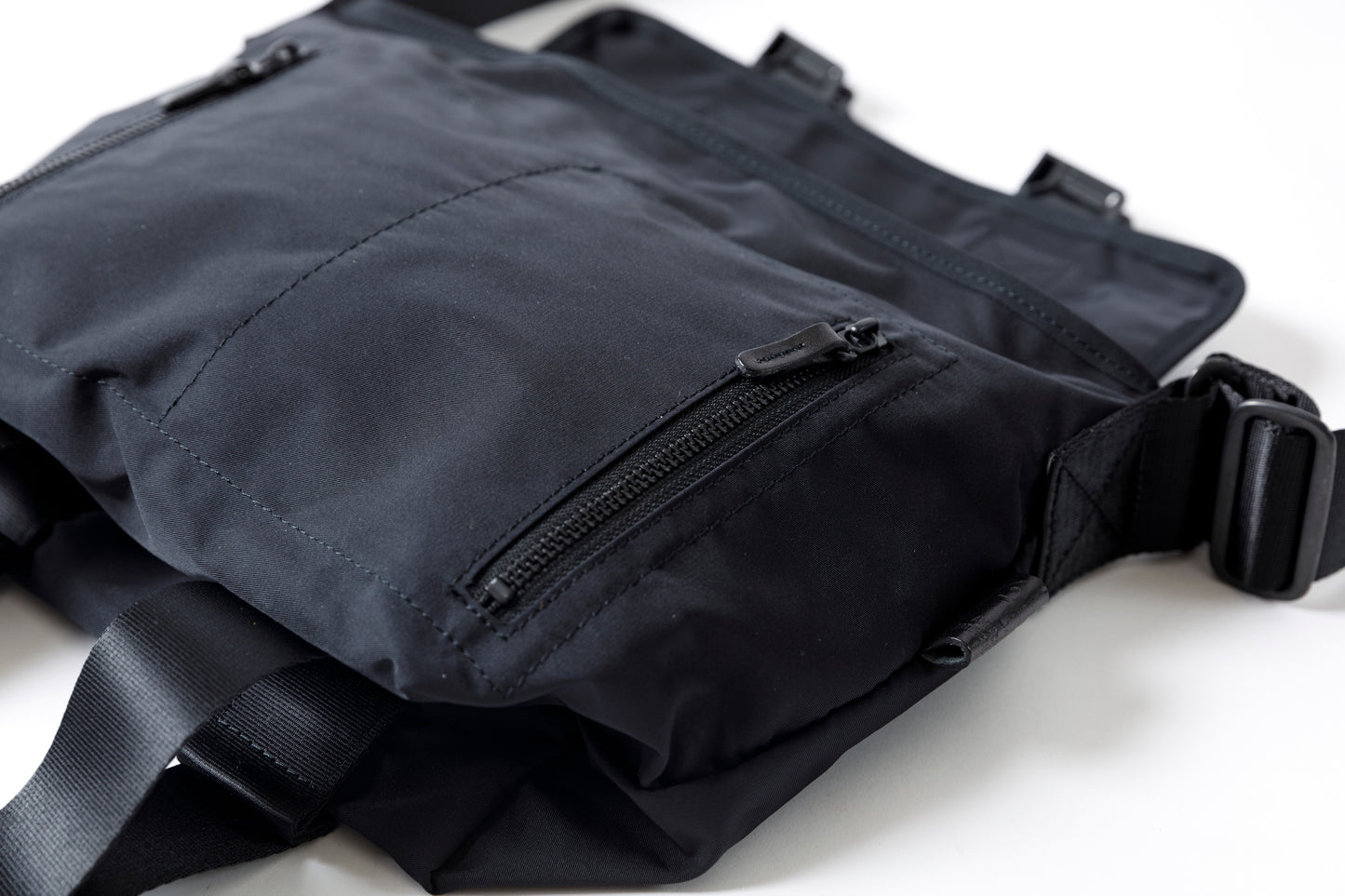 AMIACALVA F036 GABARDINE MESSENGER BAG - Size S / BLACK