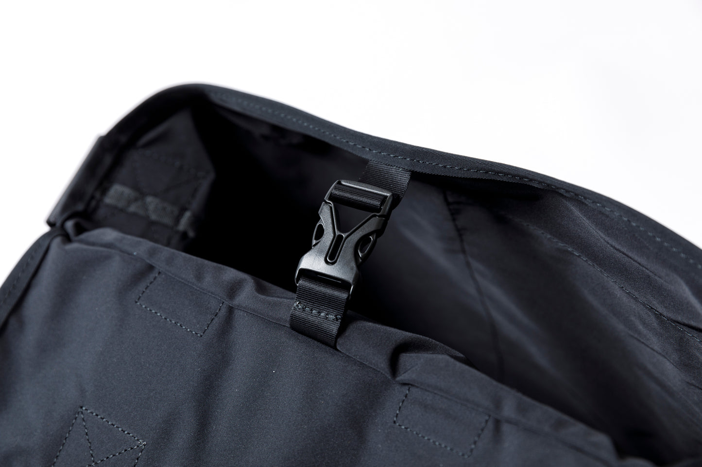 AMIACALVA F036 GABARDINE MESSENGER BAG - Size S / BLACK