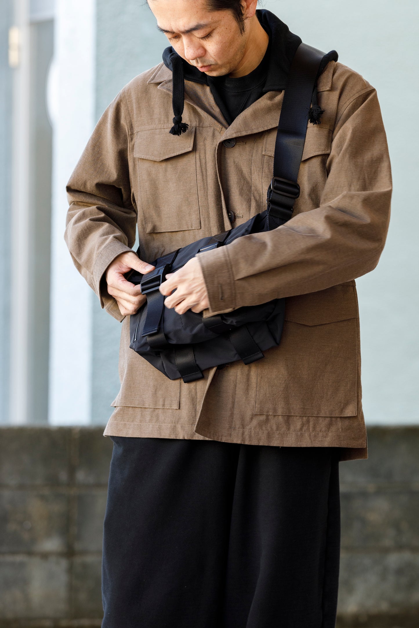 AMIACALVA F036 GABARDINE MESSENGER BAG - Size S / BLACK