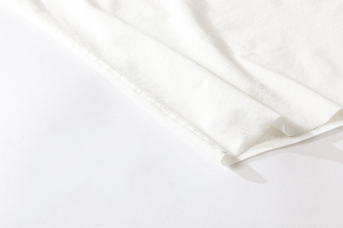 山内 yc55-241 / 強撚フリーカットポンチ・ショートスリーブTシャツ - White