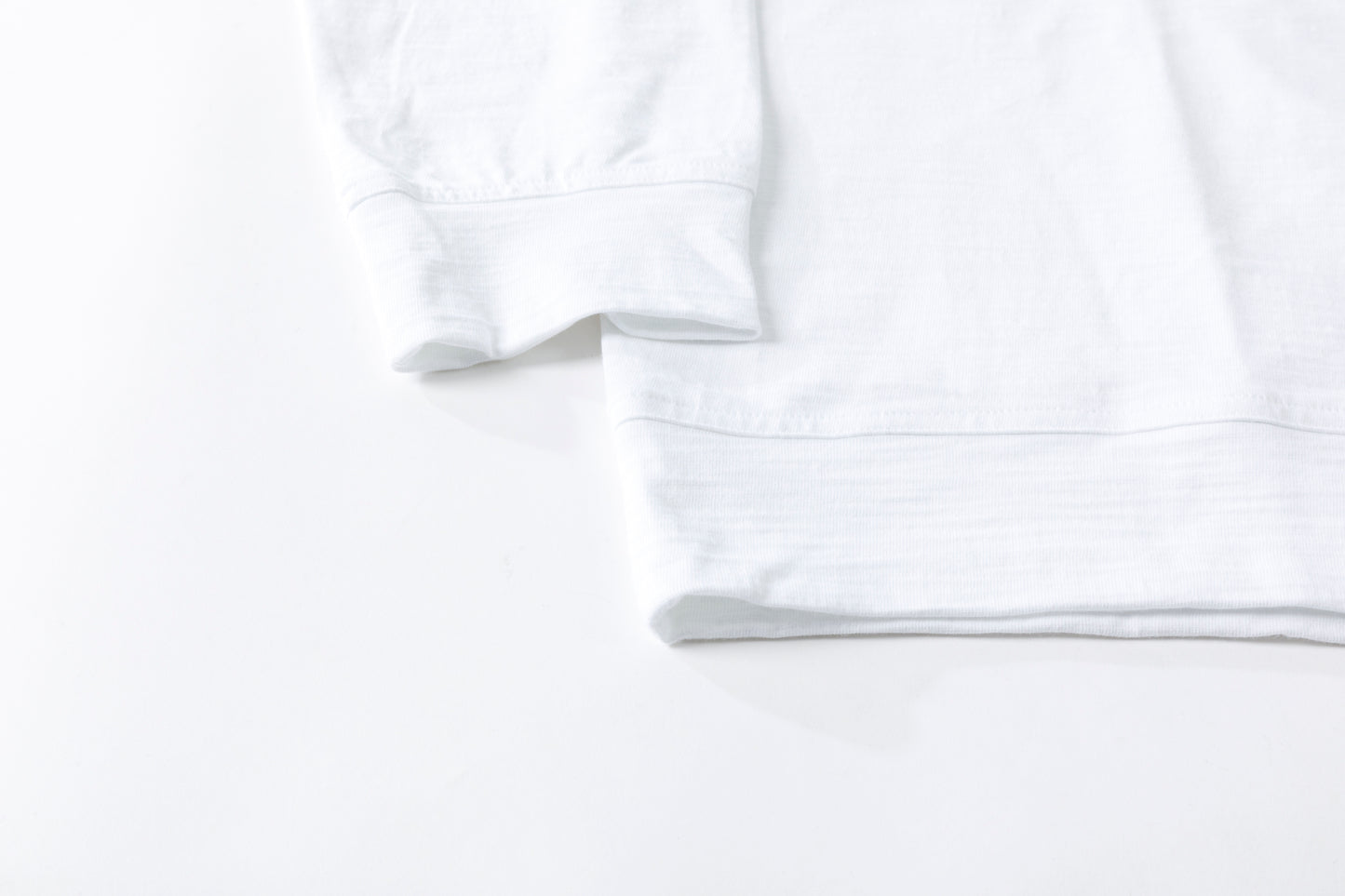 WONDER ROOM WSH-001 "SHADOW" l/s crewneck tee - White