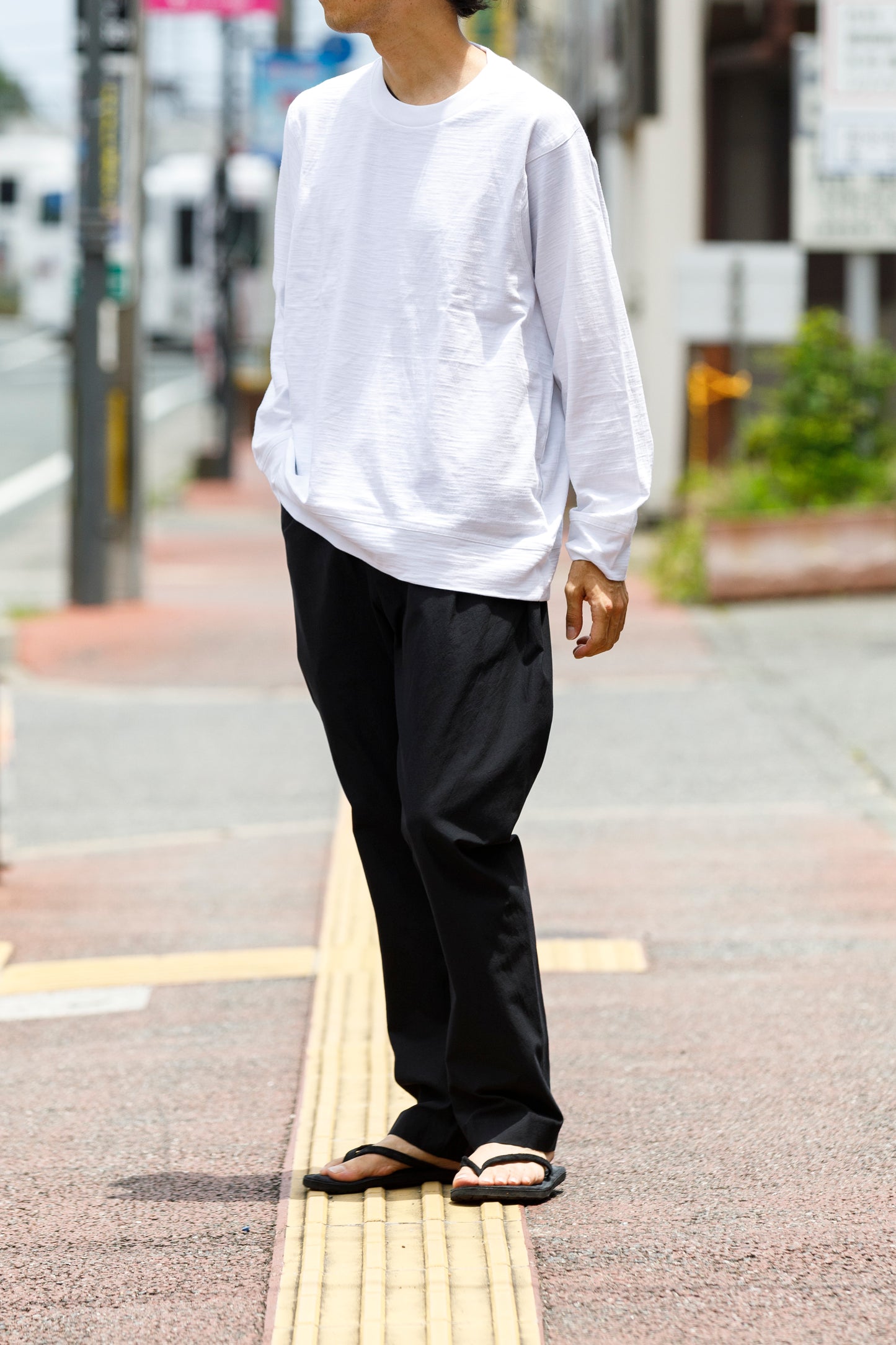 WONDER ROOM WSH-001 "SHADOW" l/s crewneck tee - White