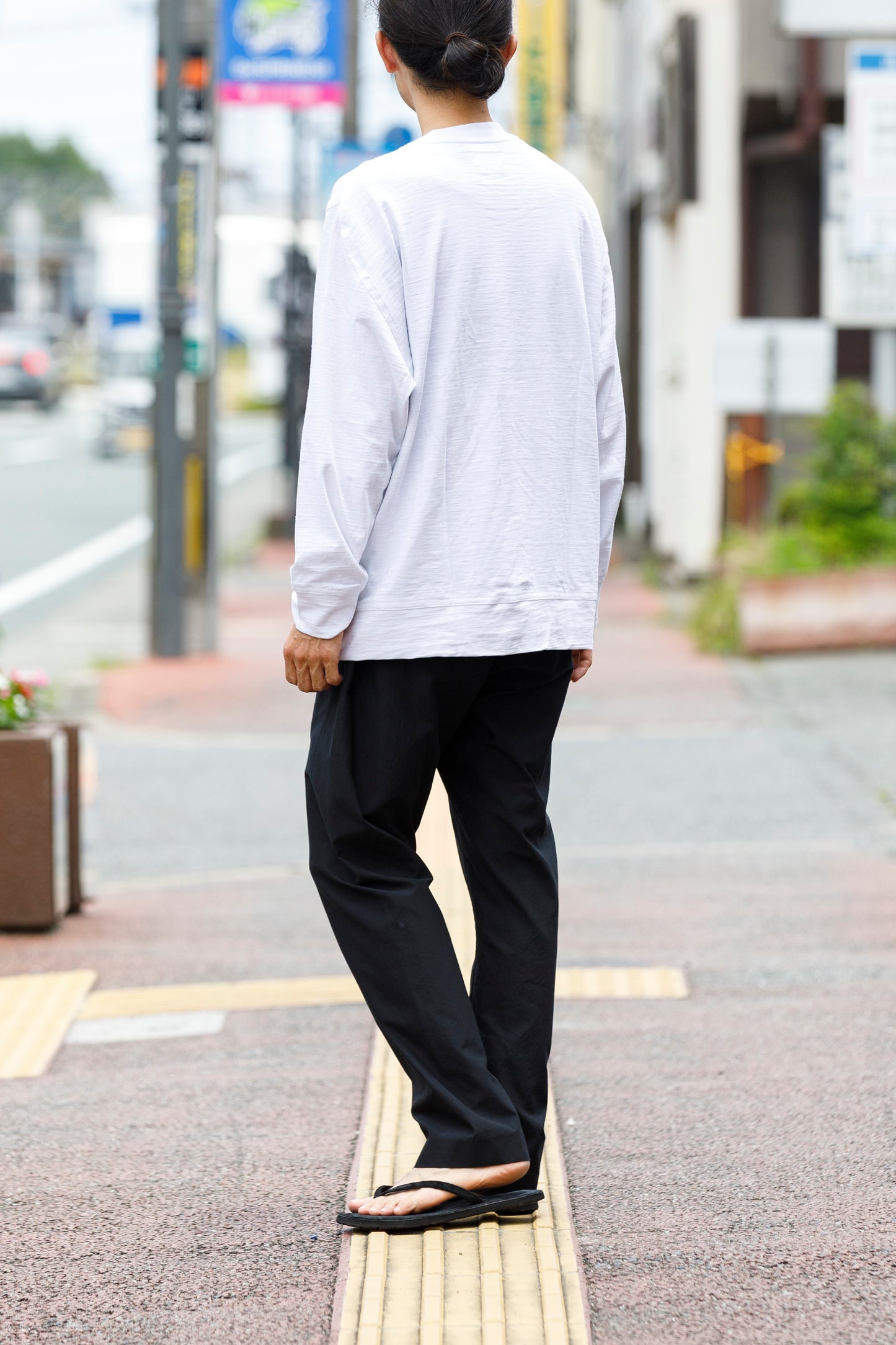 WONDER ROOM WSH-001 "SHADOW" l/s crewneck tee - White