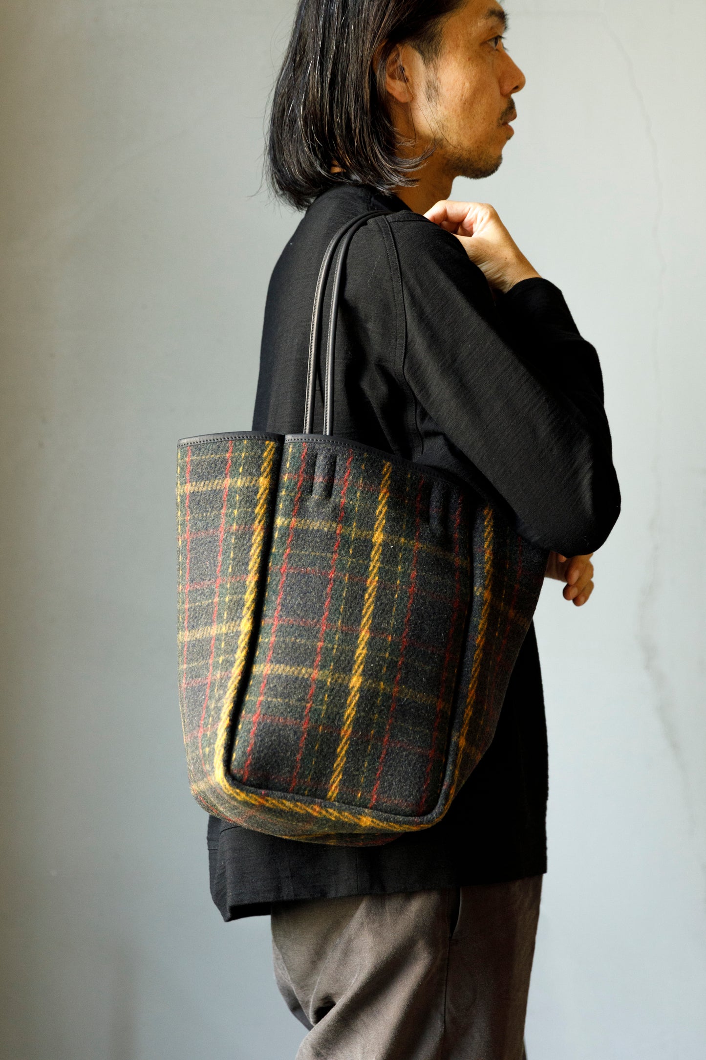 AMIACALVA A202 OILED COTTON WOOL TOTE (M) - PLAID