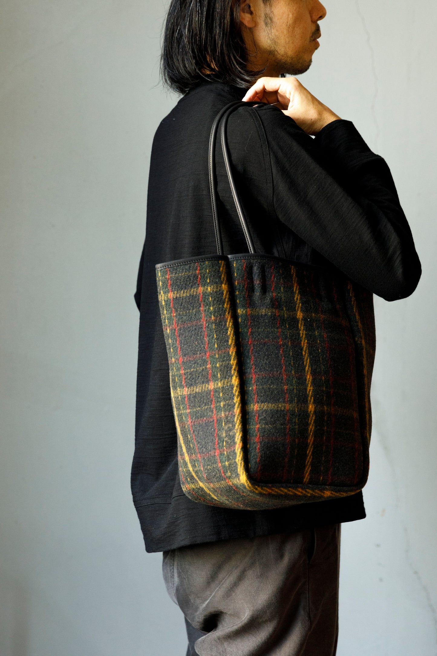 AMIACALVA A202 OILED COTTON WOOL TOTE (M) - PLAID