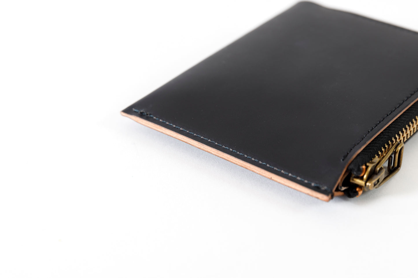 AMIACALVA AK043 CORDOVAN SHORT WALLET - Black