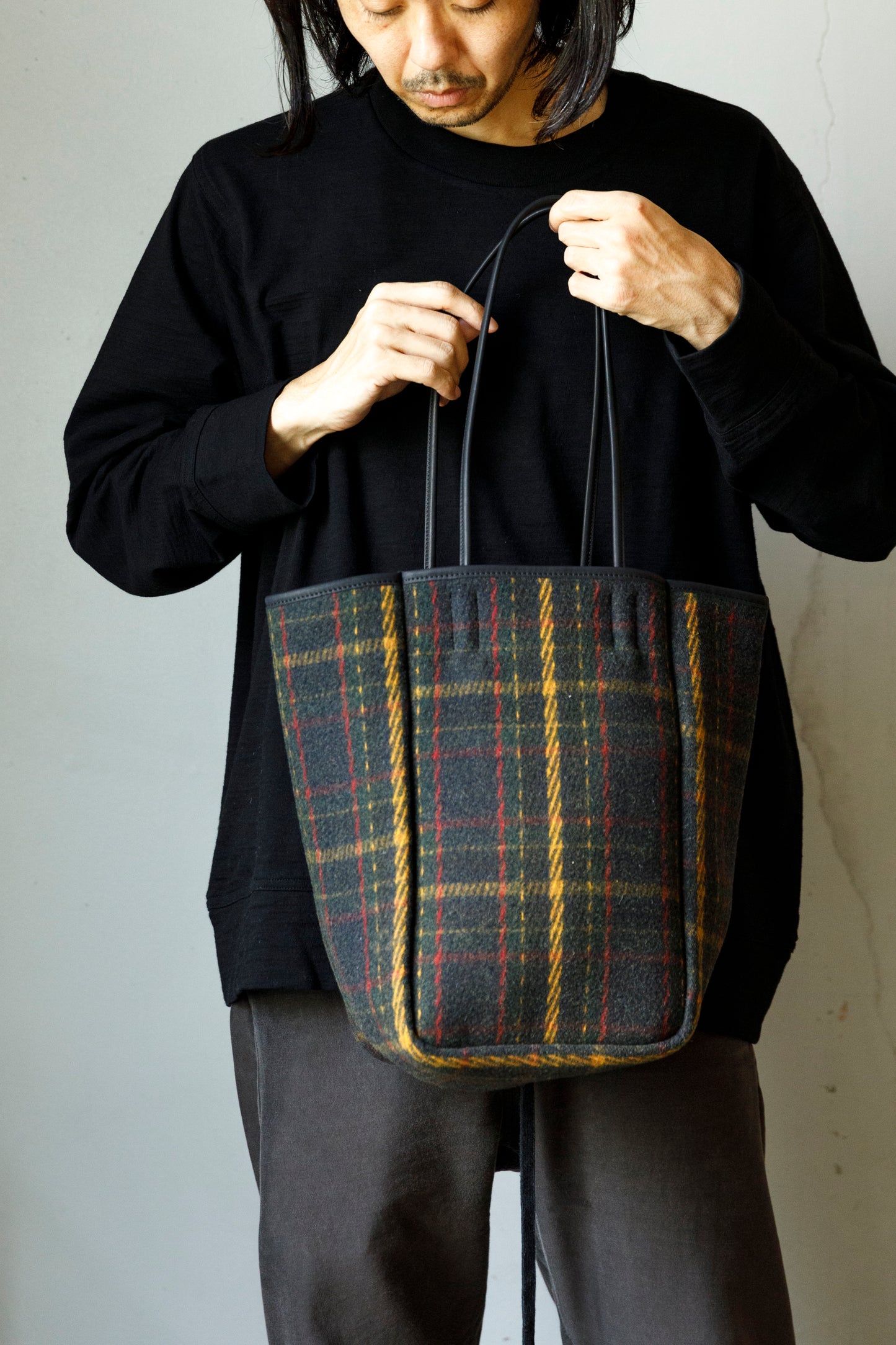 AMIACALVA A202 OILED COTTON WOOL TOTE (M) - PLAID