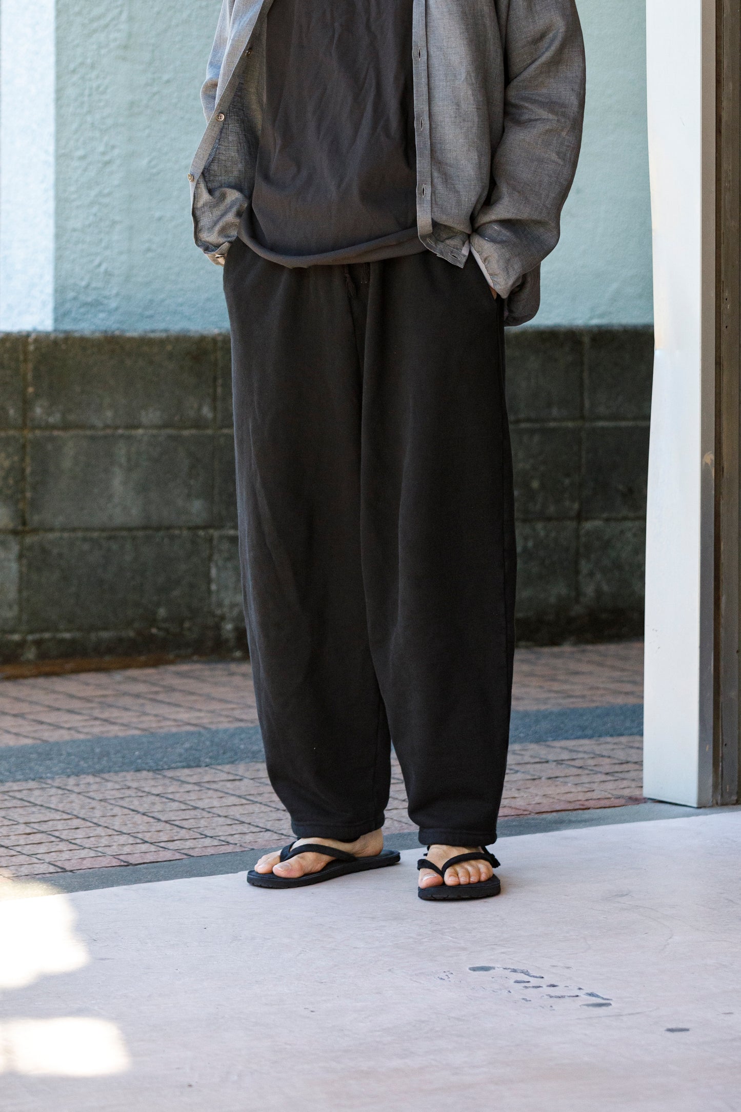 WONDER ROOM WWH-003 "WHALE" Sweat Slacks - Black