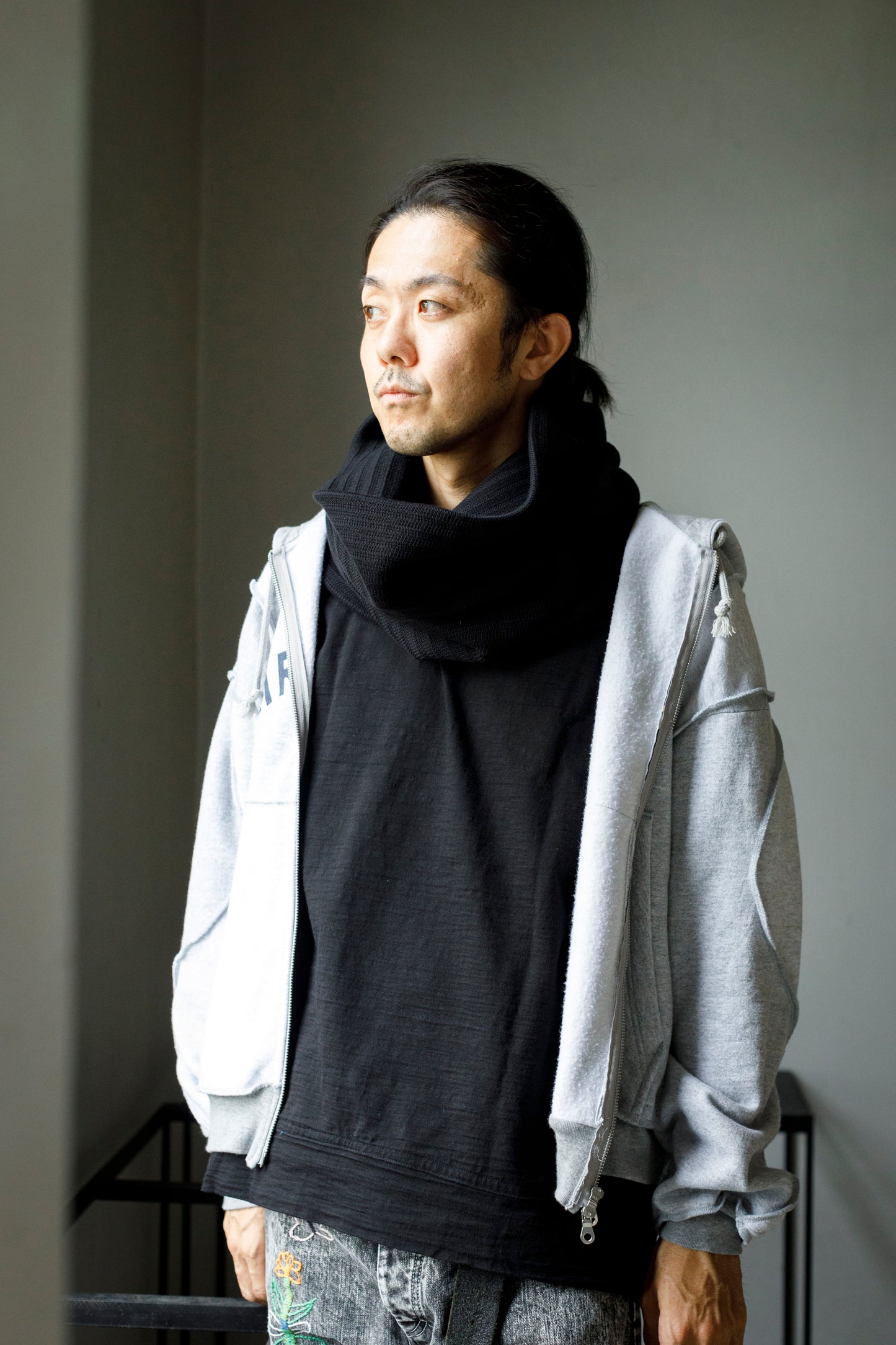 WONDER ROOM WMA-002 "MARS" Neck Warmer - Black
