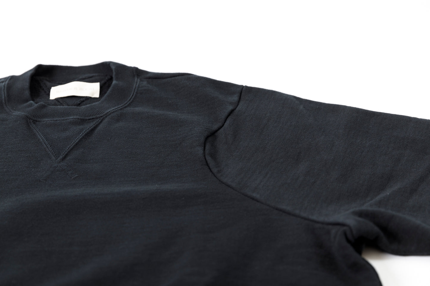 WONDER ROOM WWH-002 "WHALE" Crewneck Sweat - Black