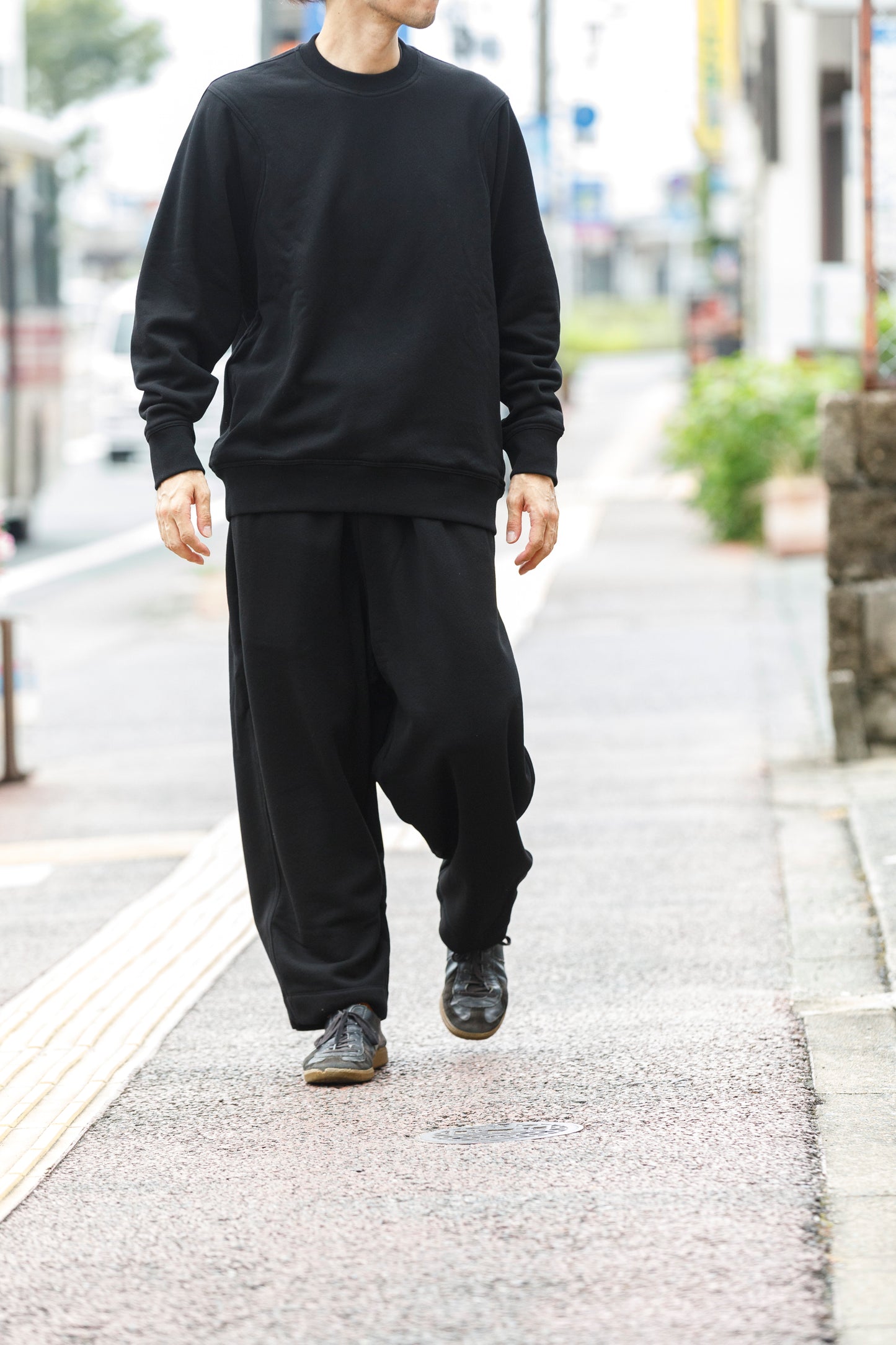 WONDER ROOM / WEG-002 "EGG" Crewneck Sweat - Black