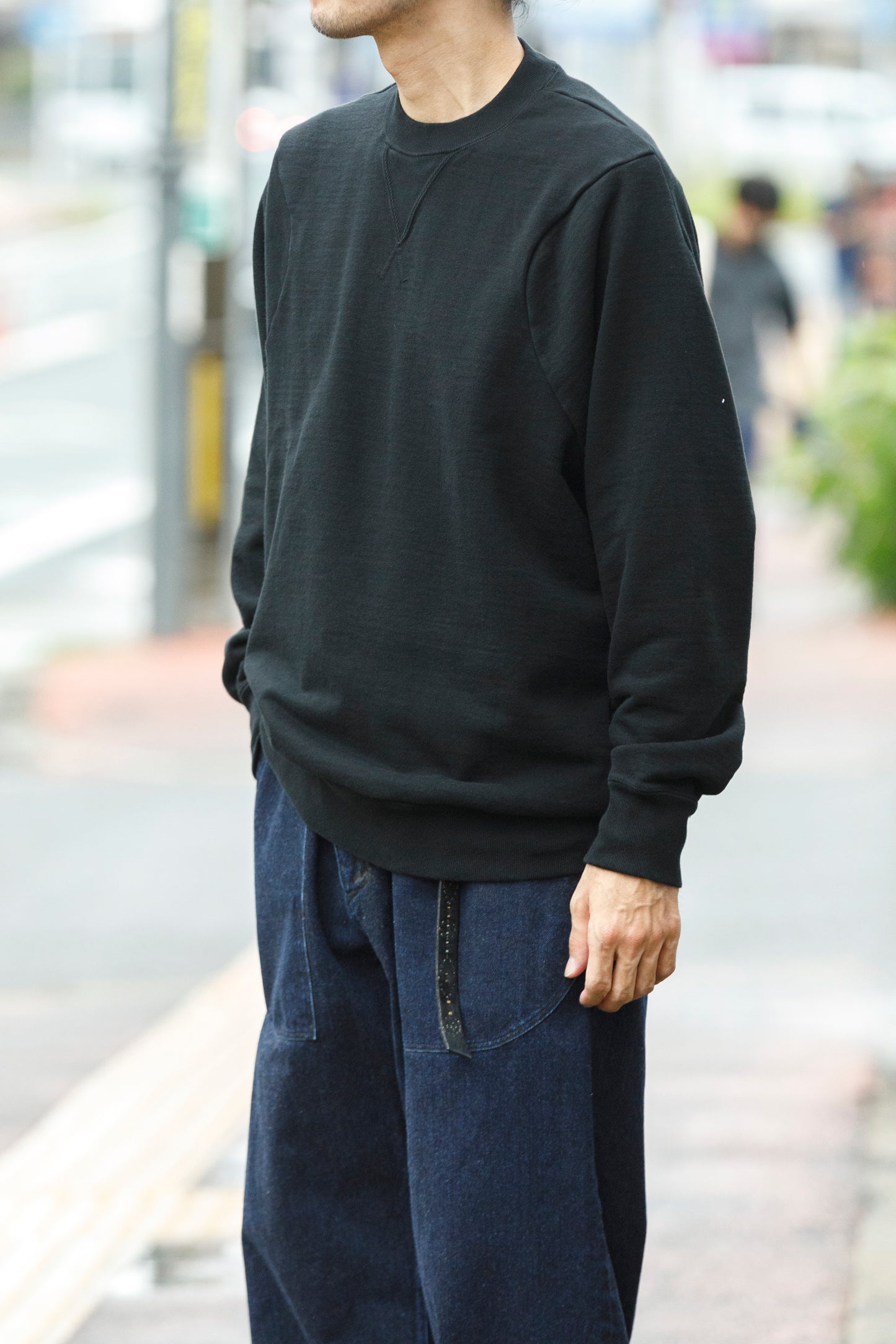 WONDER ROOM WWH-002 "WHALE" Crewneck Sweat - Black