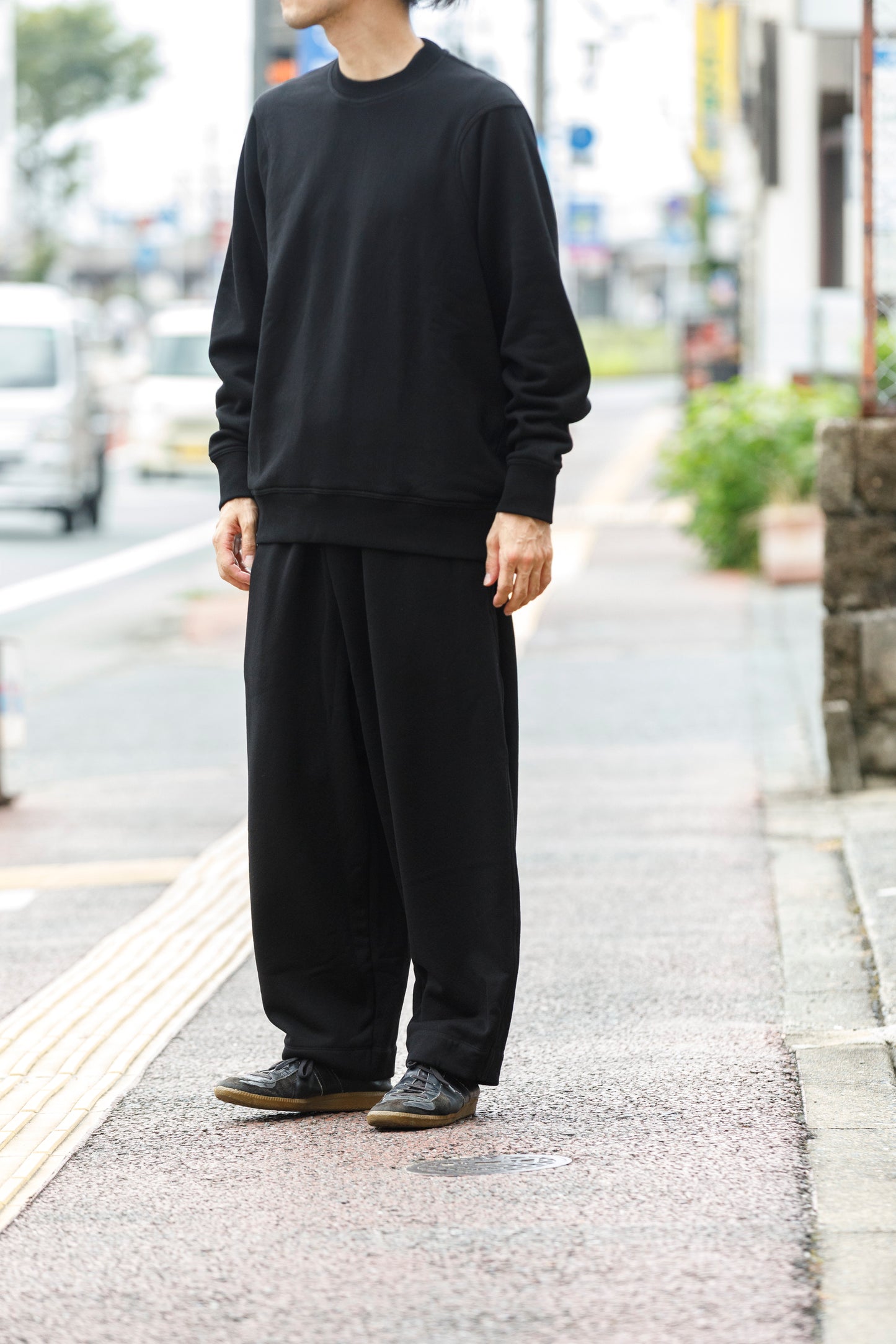 WONDER ROOM / WEG-002 "EGG" Crewneck Sweat - Black