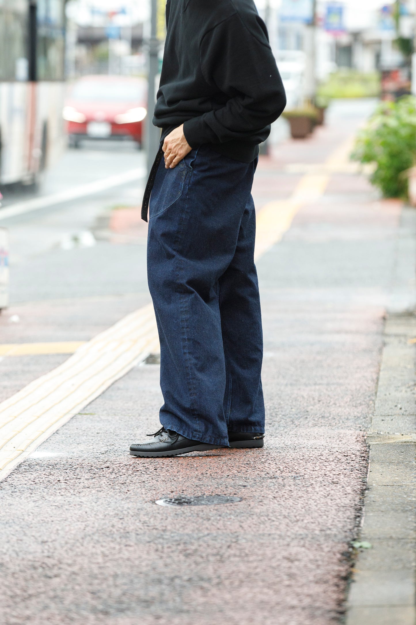 NULABEL / 522-701 URUSHI COATED DENIM TROUSERS - COAL BLACK