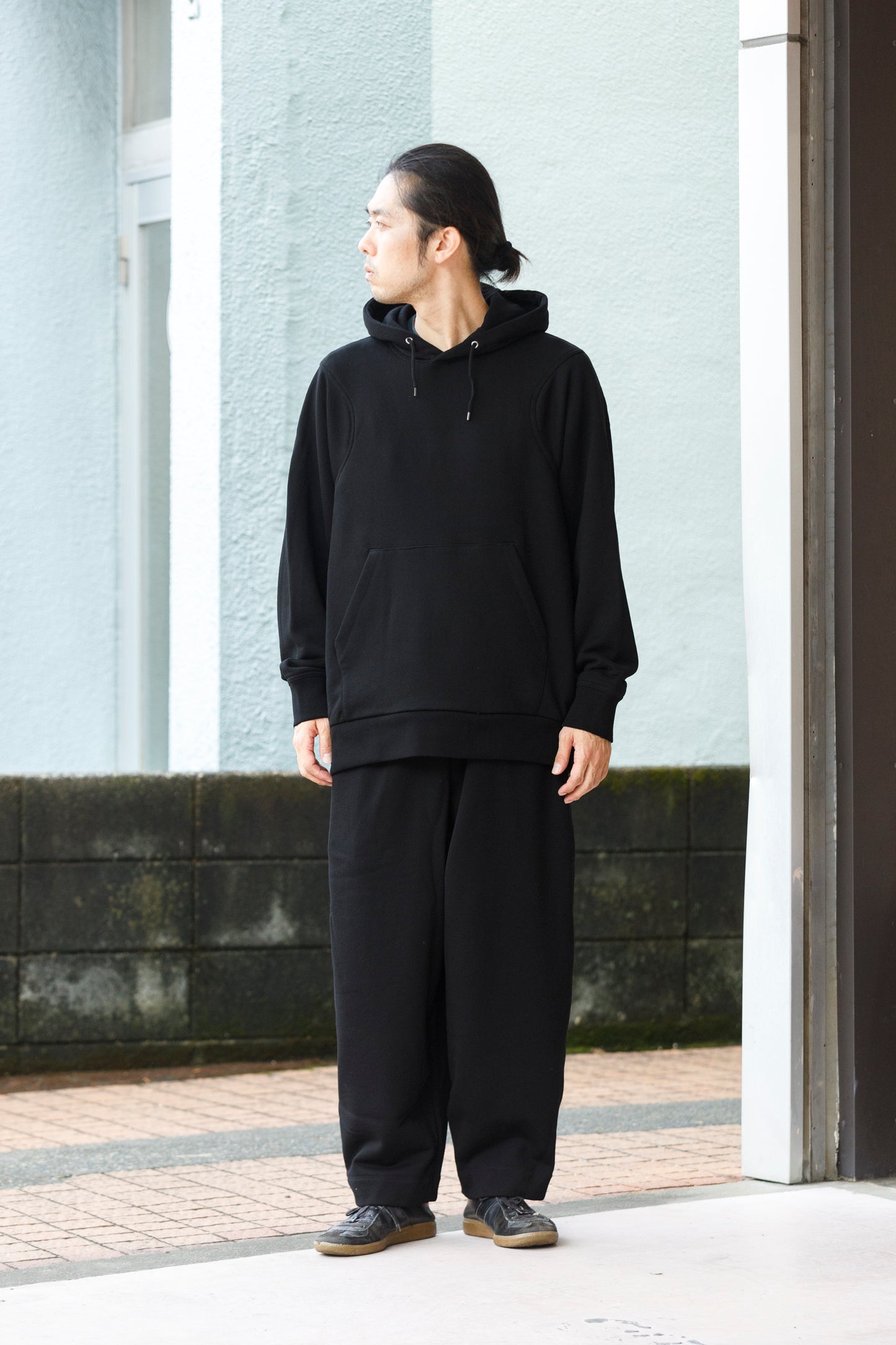 WONDER ROOM / WEG-001 "EGG" Double pocket hoodie - Black