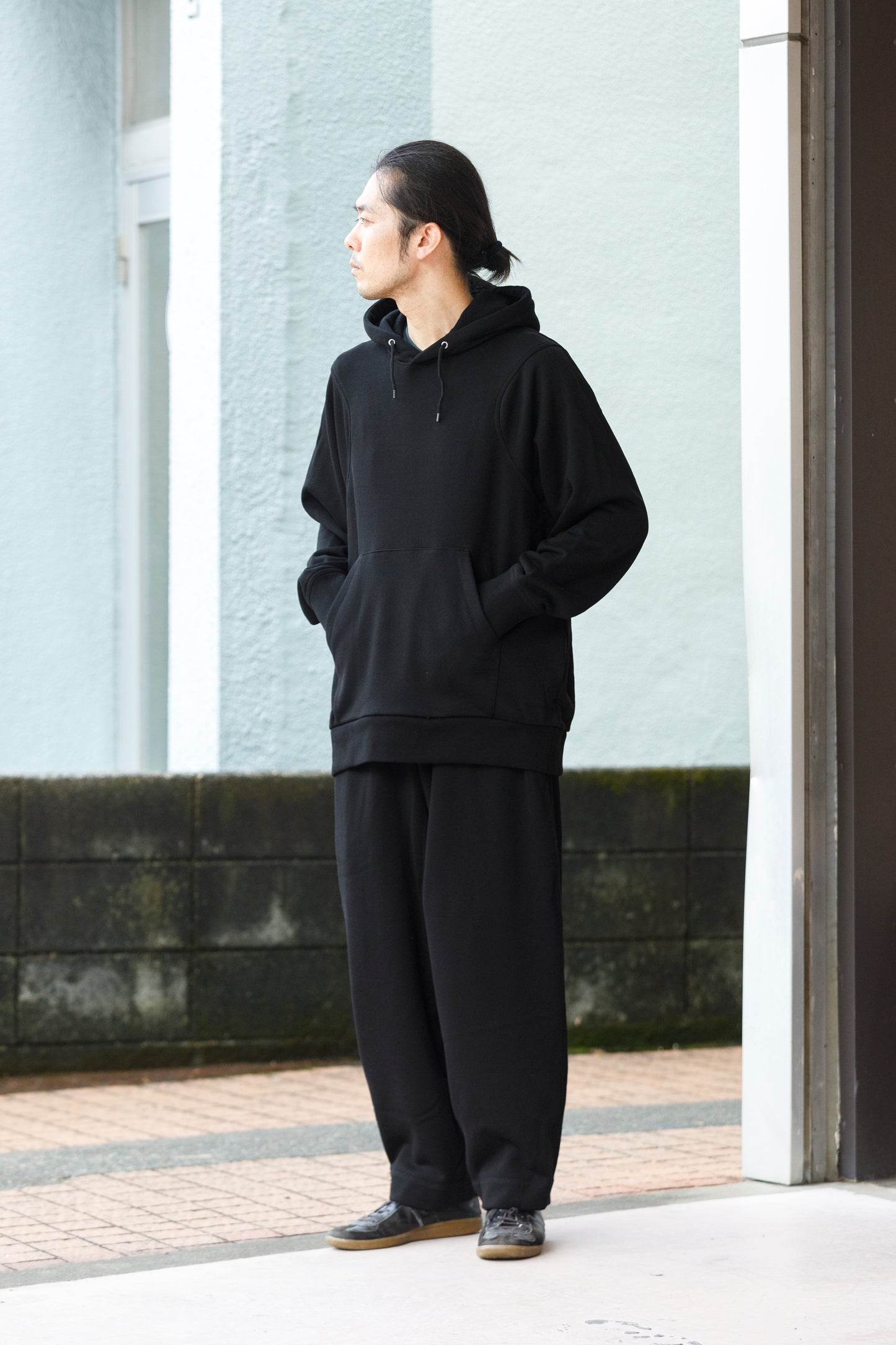 WONDER ROOM / WEG-001 "EGG" Double pocket hoodie - Black