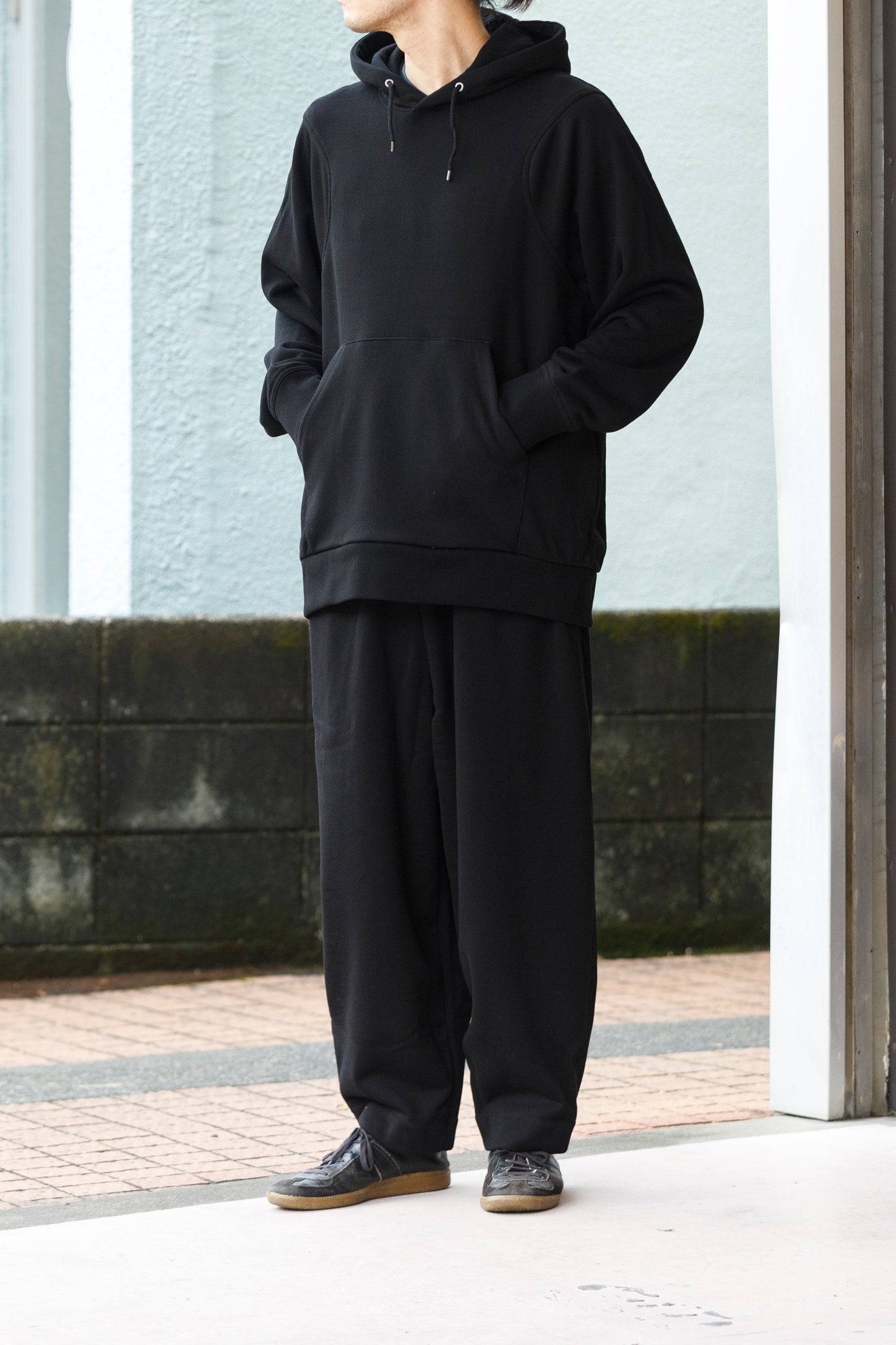 WONDER ROOM / WEG-001 "EGG" Double pocket hoodie - Black