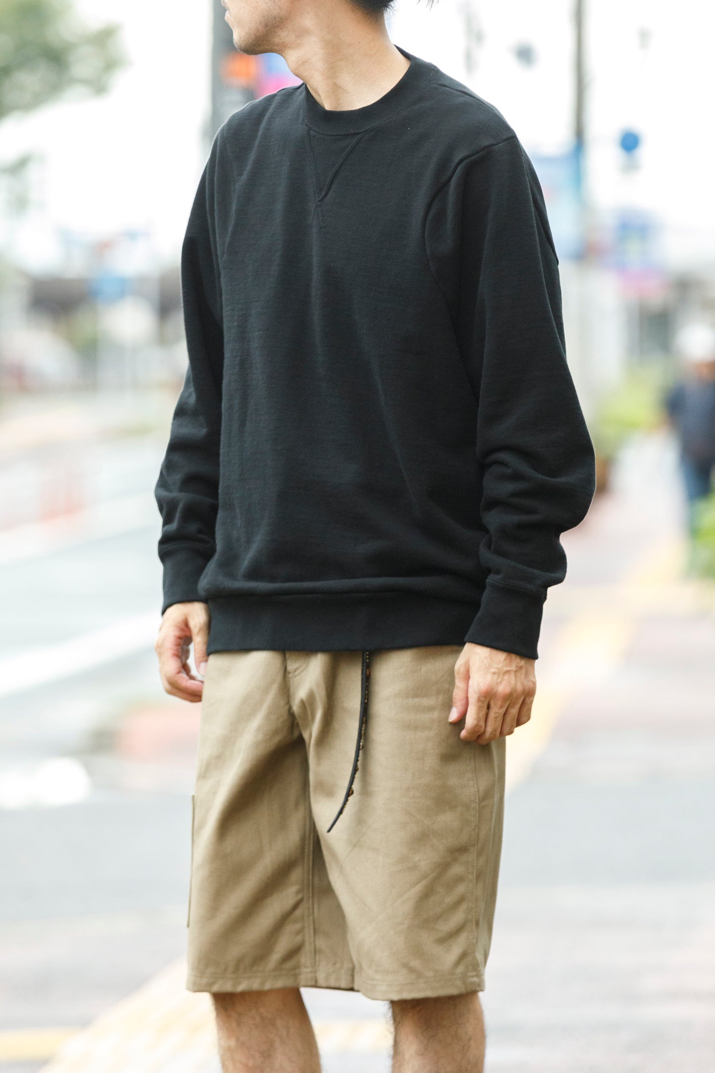 WONDER ROOM WWH-002 "WHALE" Crewneck Sweat - Black