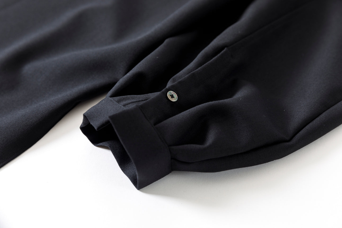 SARTO / 252-18001 TUKED SKIPPER BLOUSE(HIGH TWISTED WOOL) - BLACK