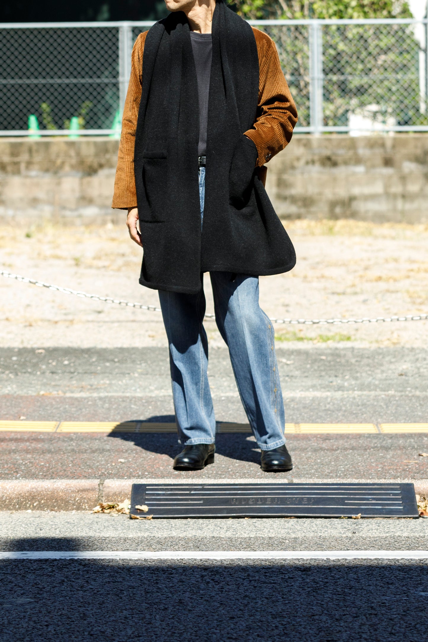 Nikki ESSENTIAL PIECE / Felting Wool Over Stole - Chacoal