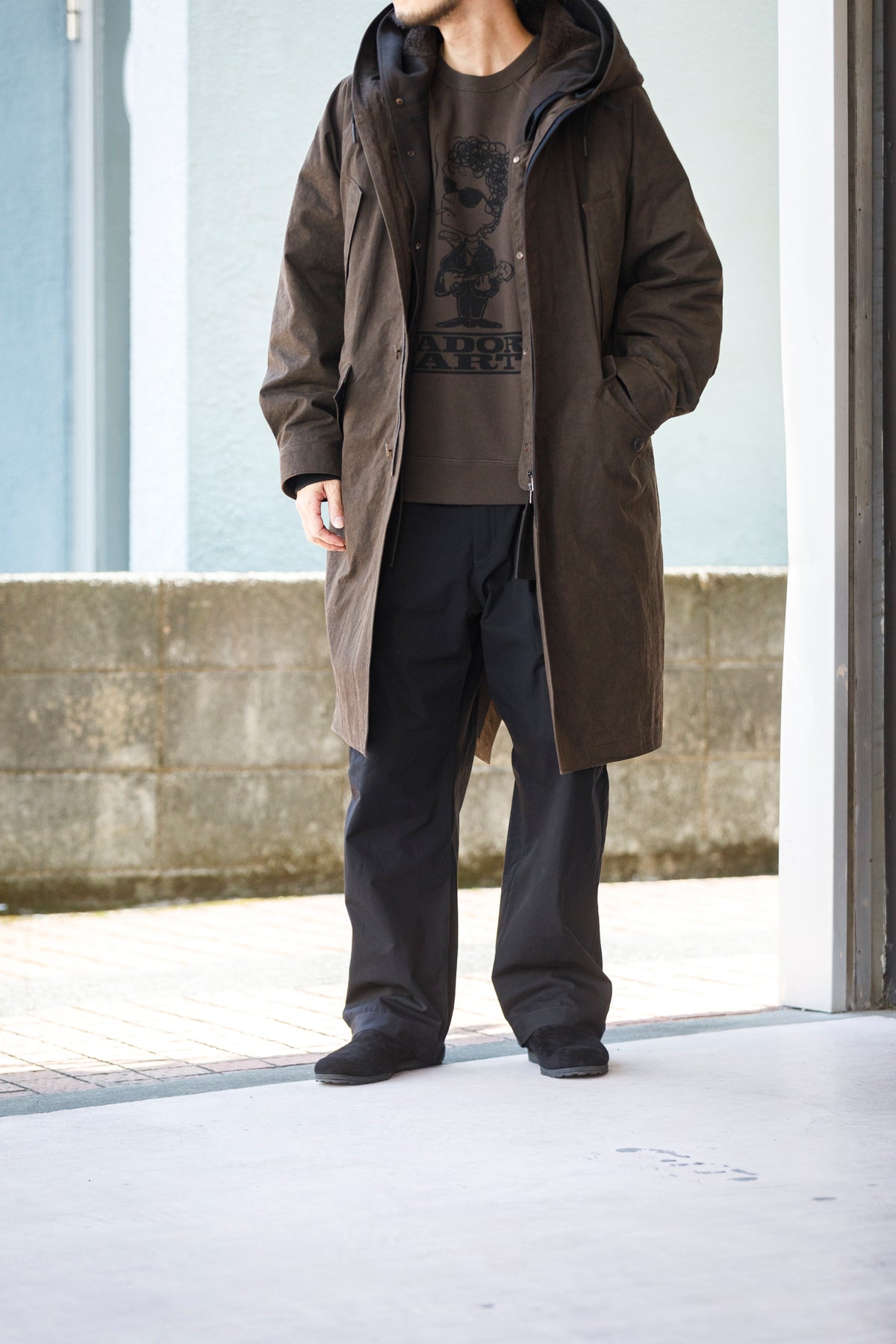 SARTO × J'ADORE GODARD / MUSICIAN CREW NECK L/S - DARK BROWN