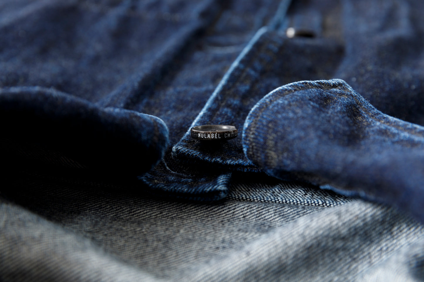 NULABEL / 522-204 URUSHI COATED DENIM TRUCKER JACKET - COAL BLACK
