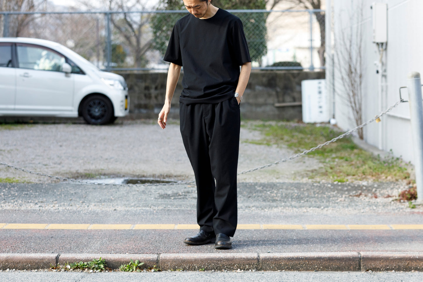 山内 yc55-241 / 強撚フリーカットポンチ・ショートスリーブTシャツ - Black