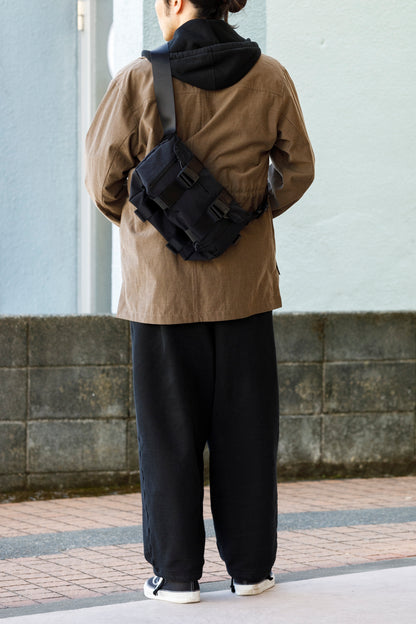 AMIACALVA F036 GABARDINE MESSENGER BAG - Size S / BLACK