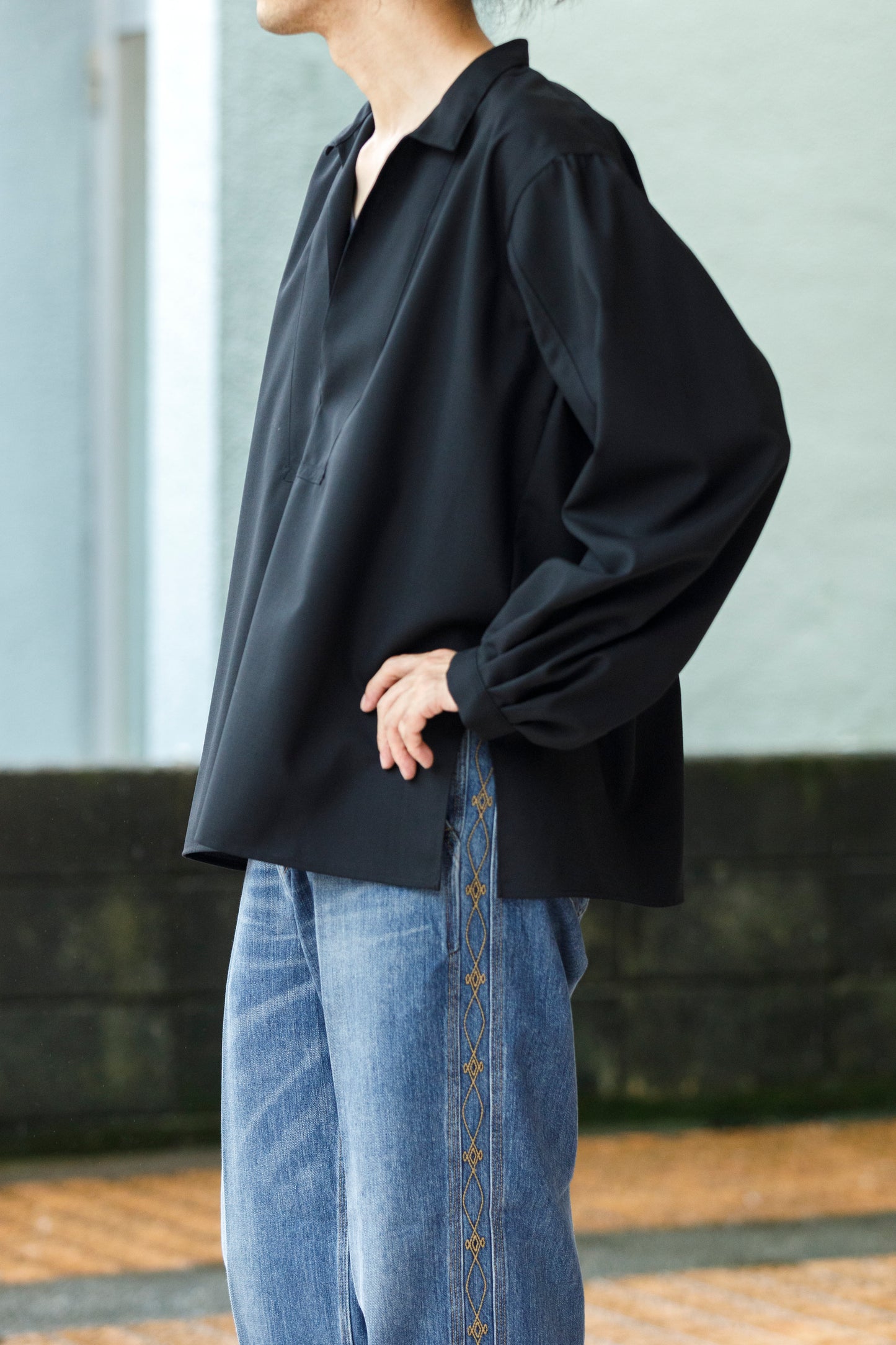 SARTO / 252-18001  TUKED SKIPPER BLOUSE(HIGH TWISTED WOOL) - BLACK