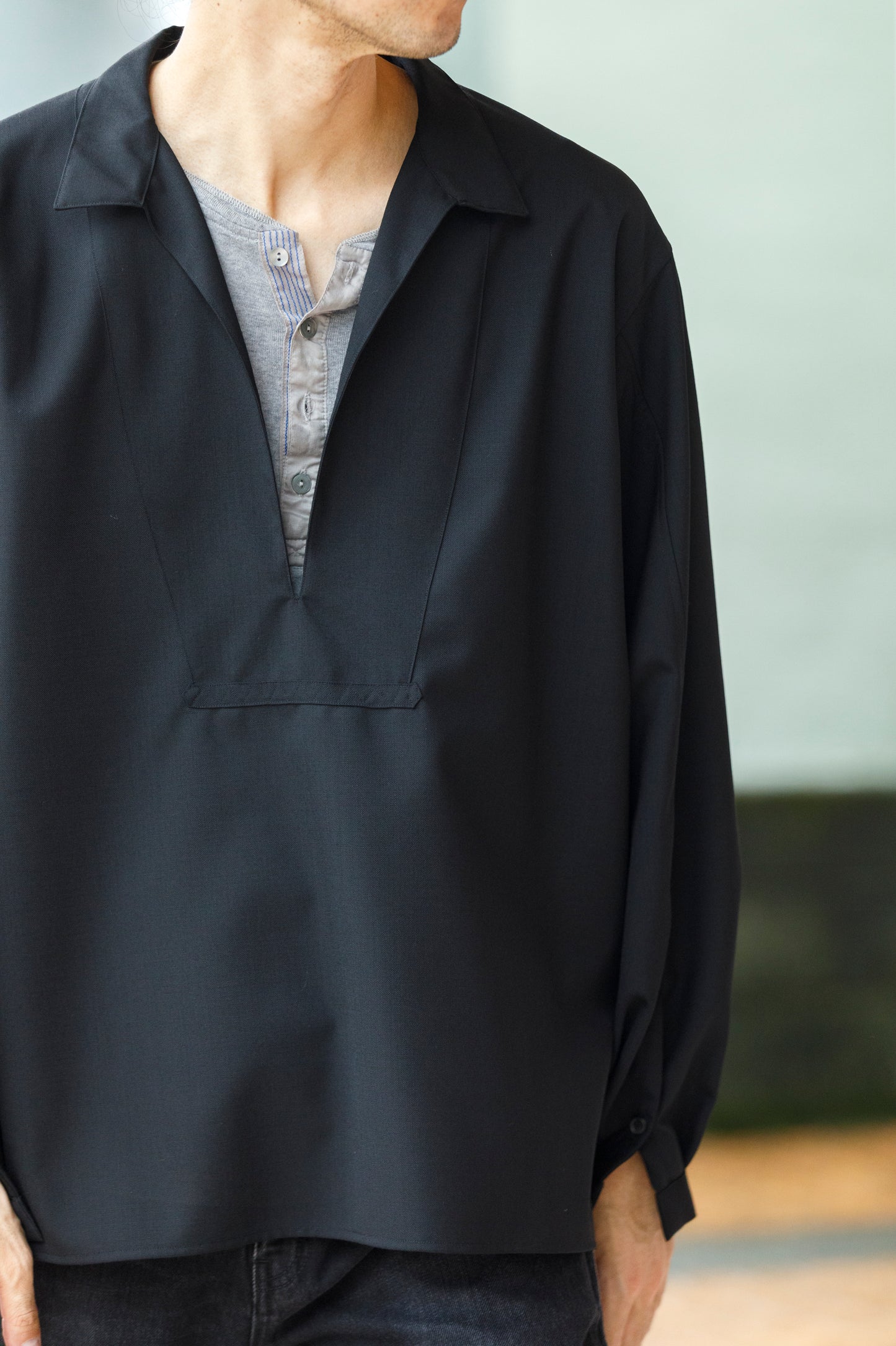 SARTO / 252-18001  TUKED SKIPPER BLOUSE(HIGH TWISTED WOOL) - BLACK