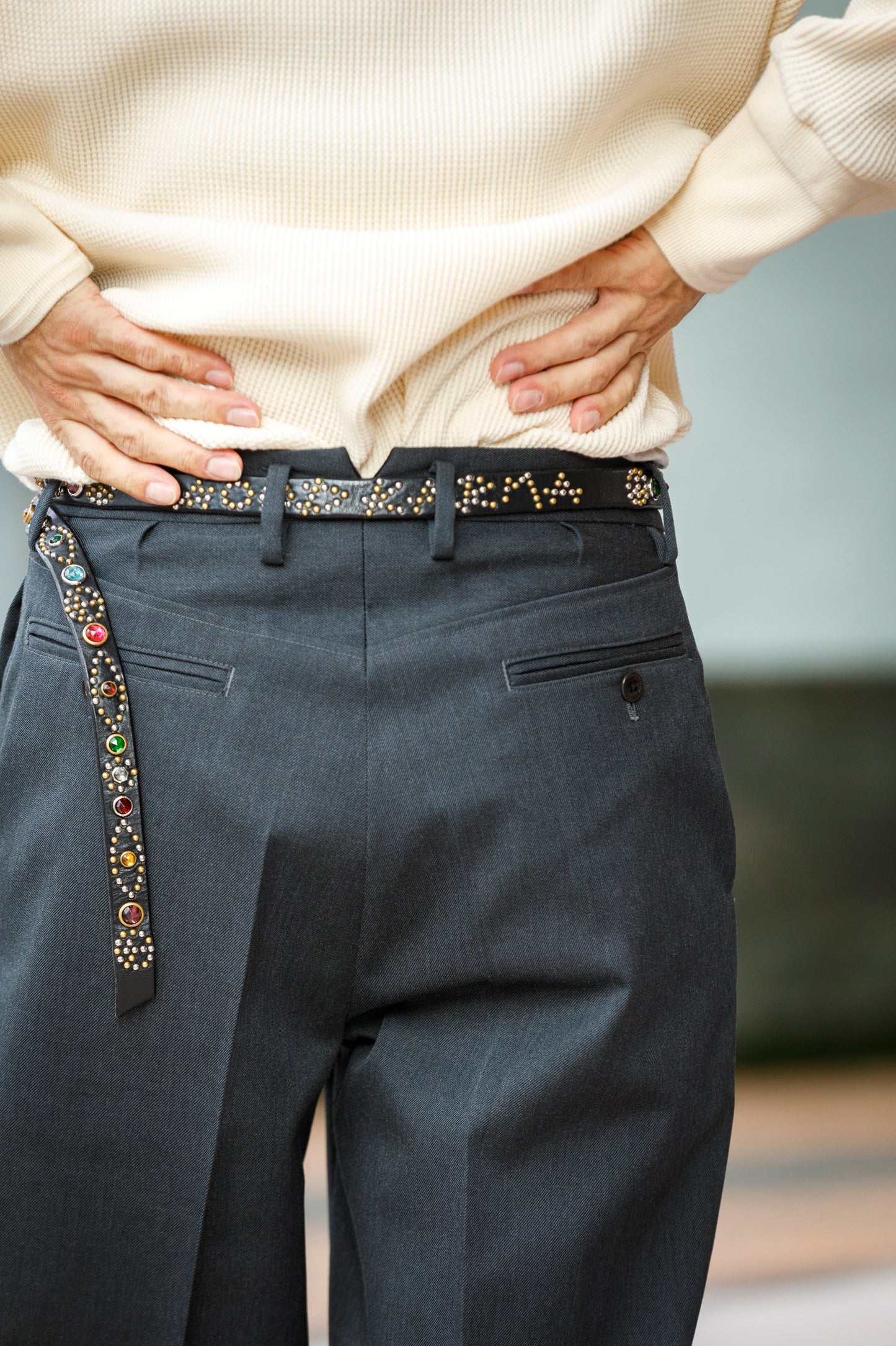 SARTO / 252-11001 TUCKER EMBROIDERY SLACKS(HIGH TWIST WOOL GABADINE) - CHACOAL