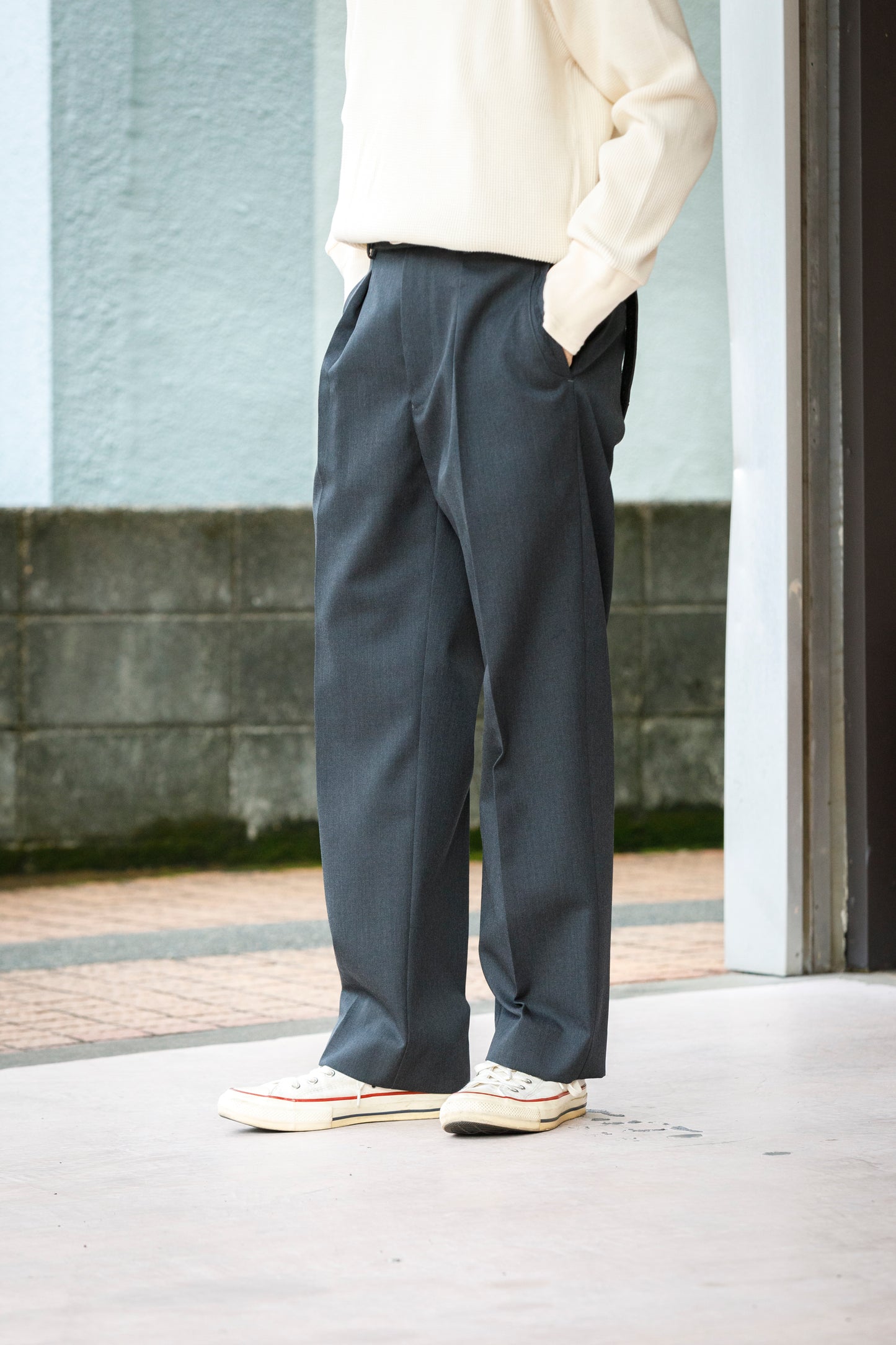 SARTO / 252-11001 TUCKER EMBROIDERY SLACKS(HIGH TWIST WOOL GABADINE) - CHACOAL