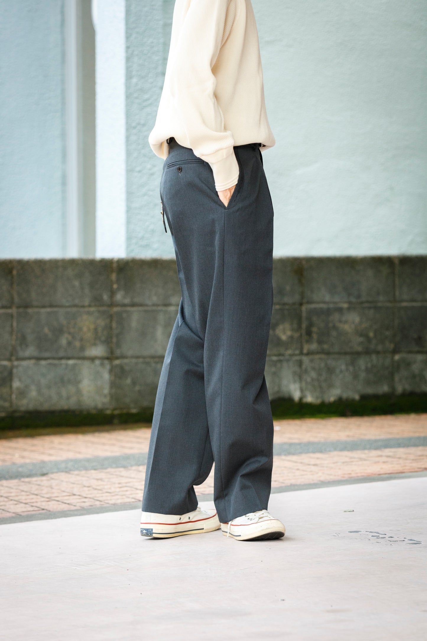 SARTO / 252-11001 TUCKER EMBROIDERY SLACKS(HIGH TWIST WOOL GABADINE) - CHACOAL