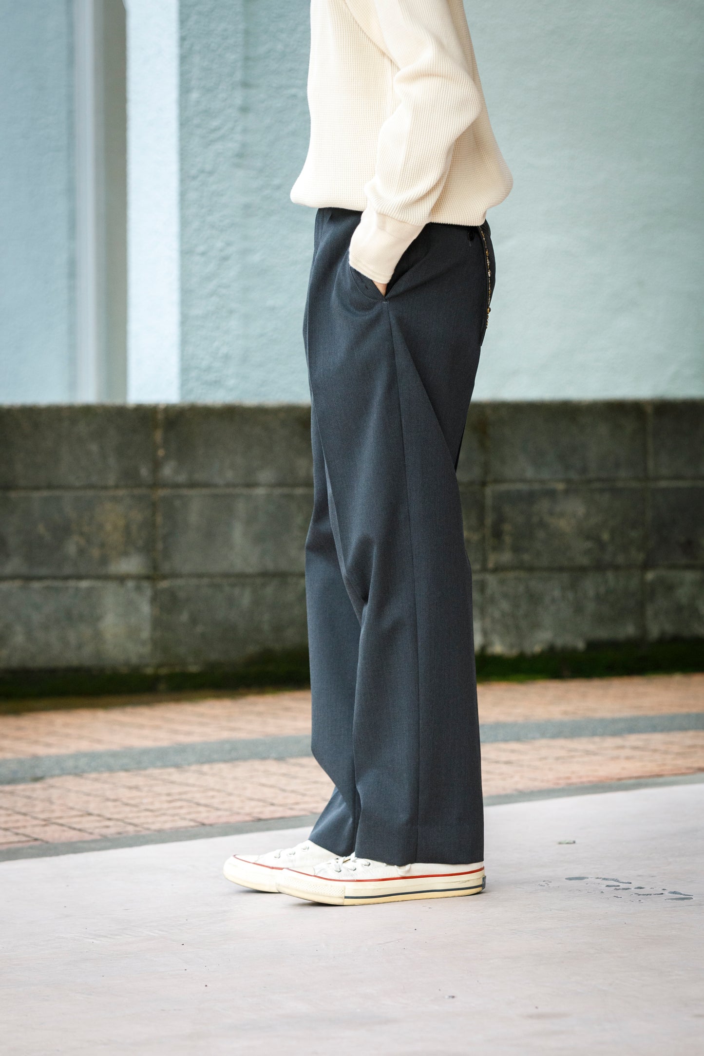 SARTO / 252-11001 TUCKER EMBROIDERY SLACKS(HIGH TWIST WOOL GABADINE) - CHACOAL