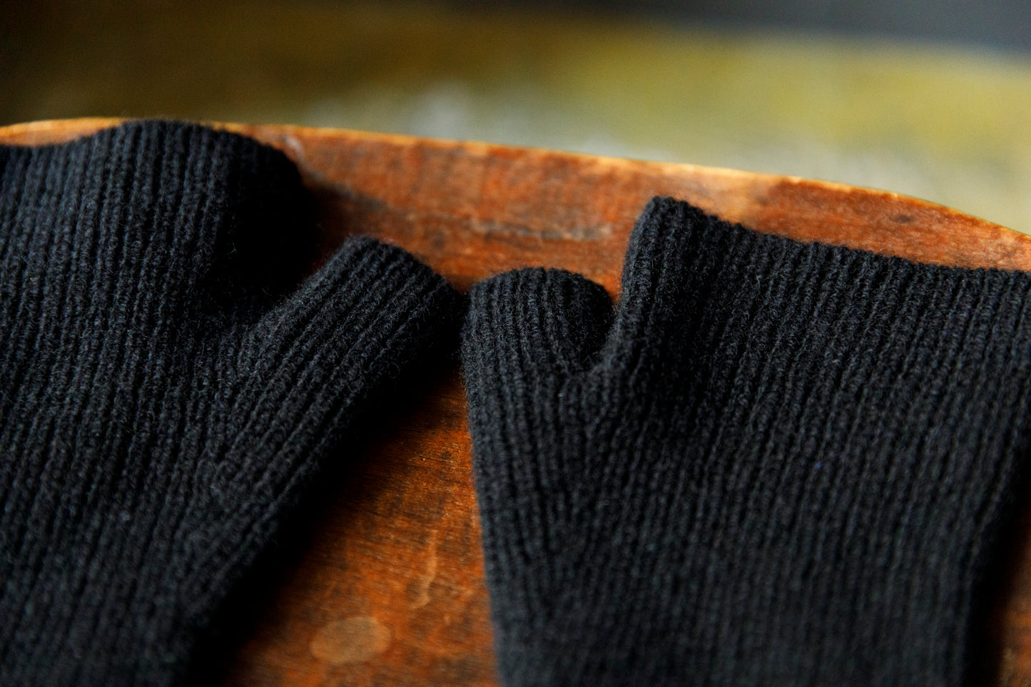 NIkki ESSENTIAL PIECE / ALL Yak Mitten(unisex) - BLACK×NAVY