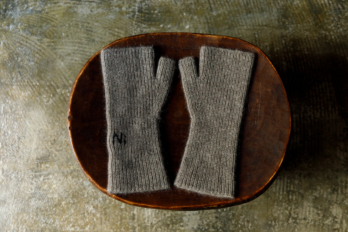 NIkki ESSENTIAL PIECE / ALL Yak Mitten(unisex) - BEIGE