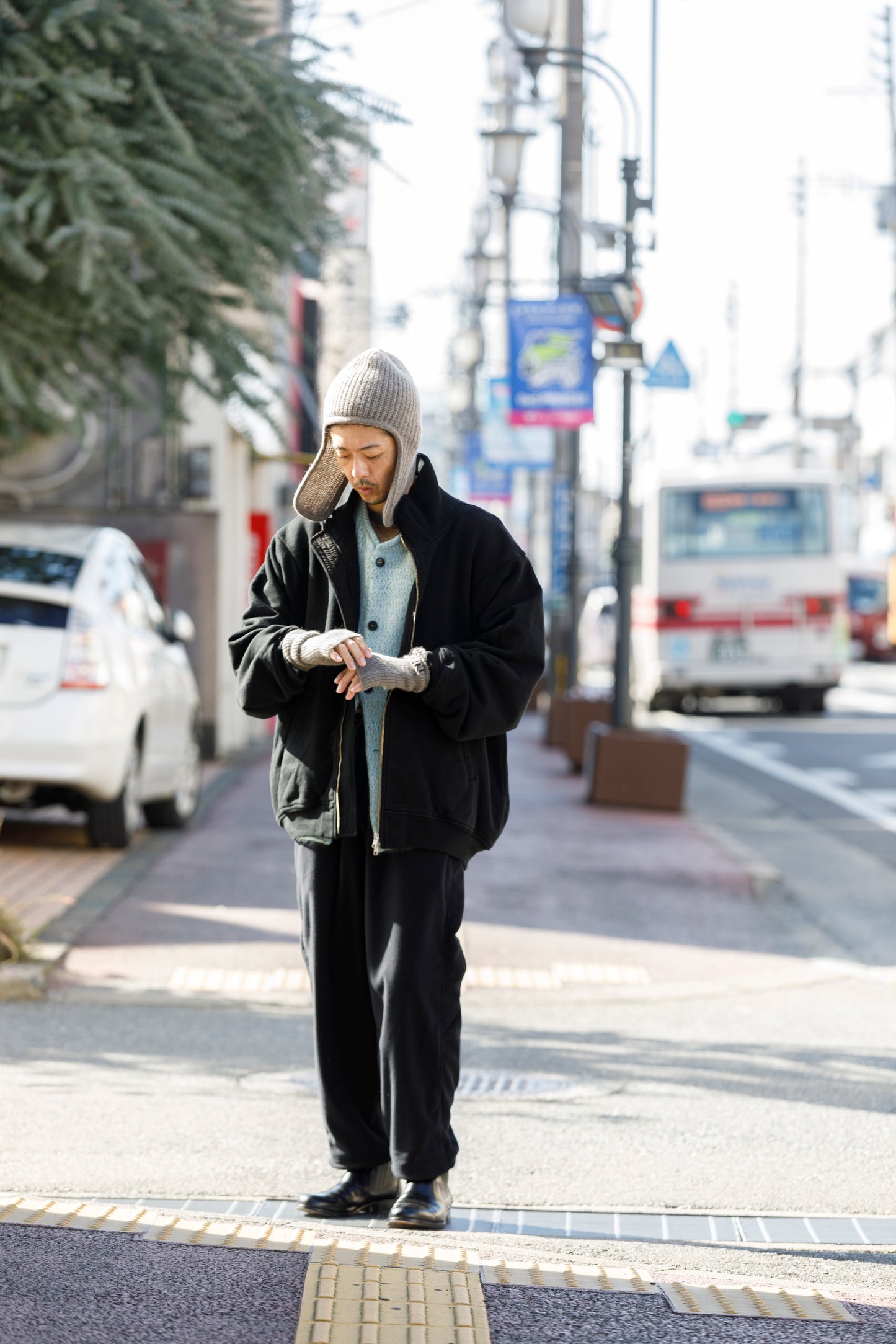 MOTHER HAND artisan /  BASTOGNE - BEE