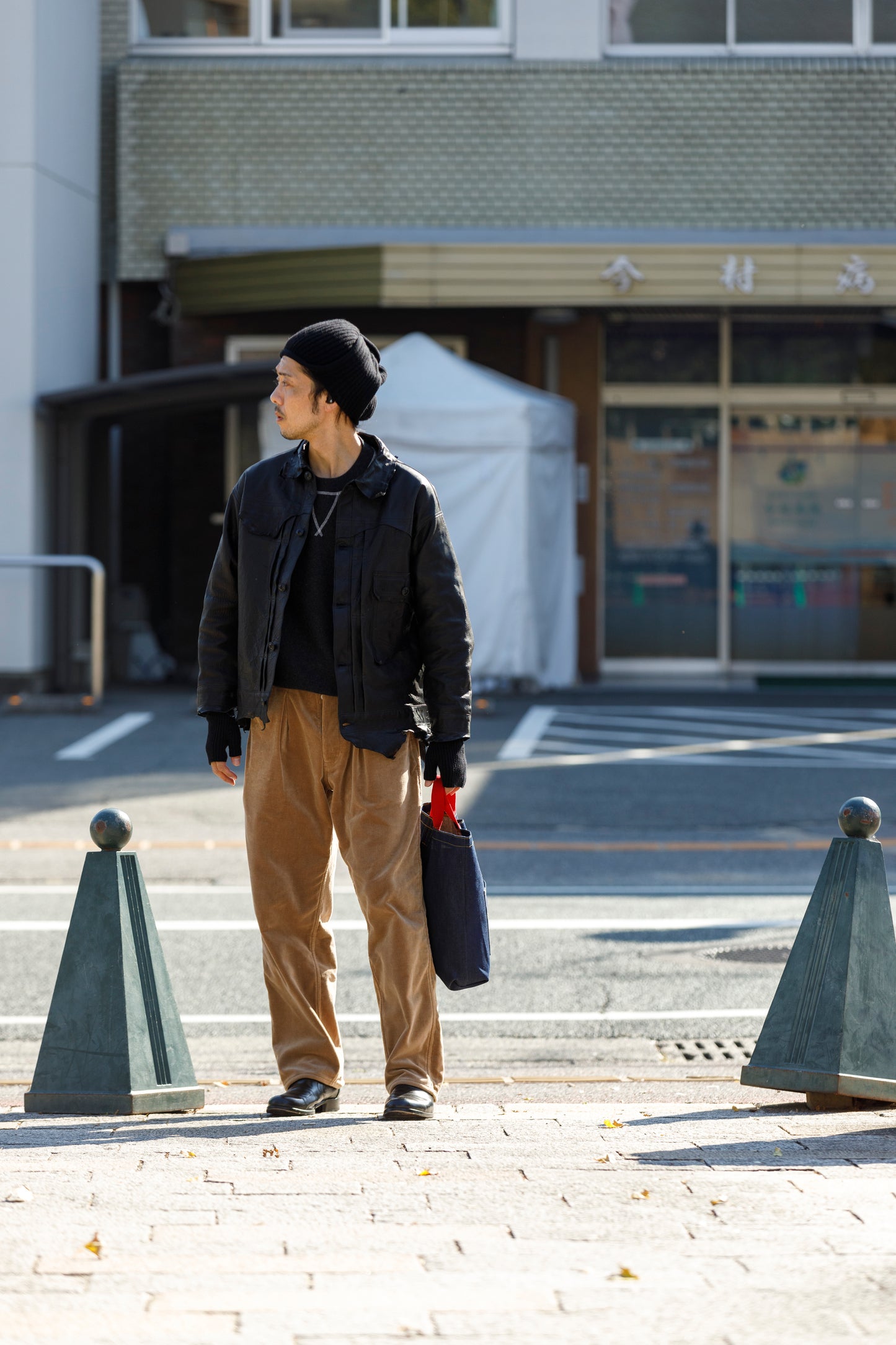 NIkki ESSENTIAL PIECE / ALL Yak Mitten(unisex) - BLACK×NAVY