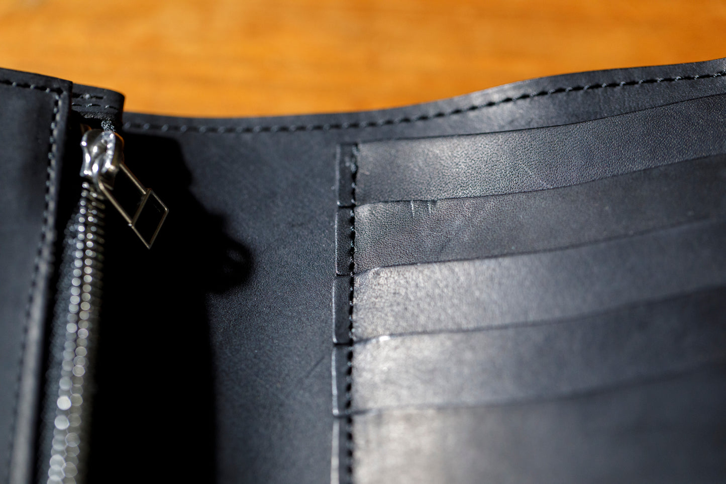 AMIACALVA / AK-007 GUIDI&ROSELLINI MEDIUM WALLET - Black