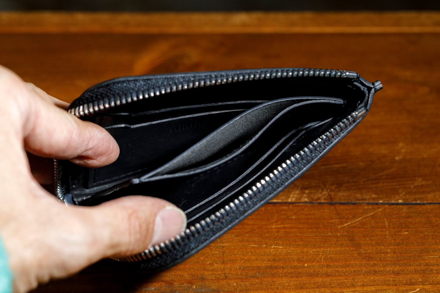 AMIACALVA / AK-043 GUIDI&ROSELLINI SHORT ZIP WALLET - Black