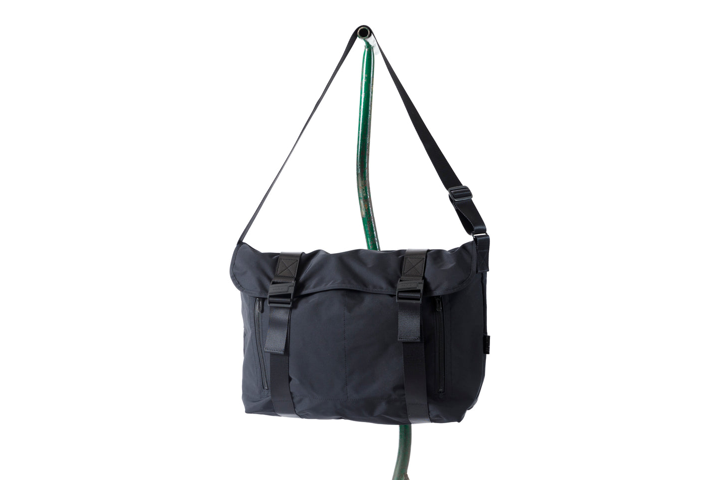 AMIACALVA F036 GABARDINE MESSENGER BAG - Black / Size L