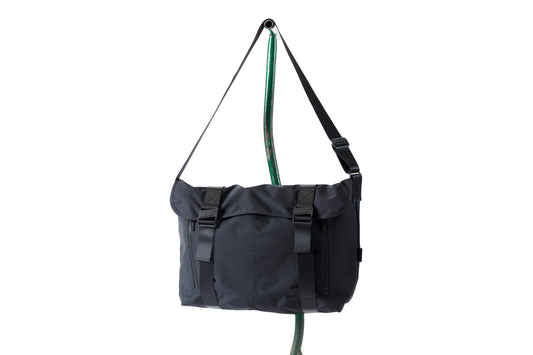 AMIACALVA F036 GABARDINE MESSENGER BAG - Black / Size L