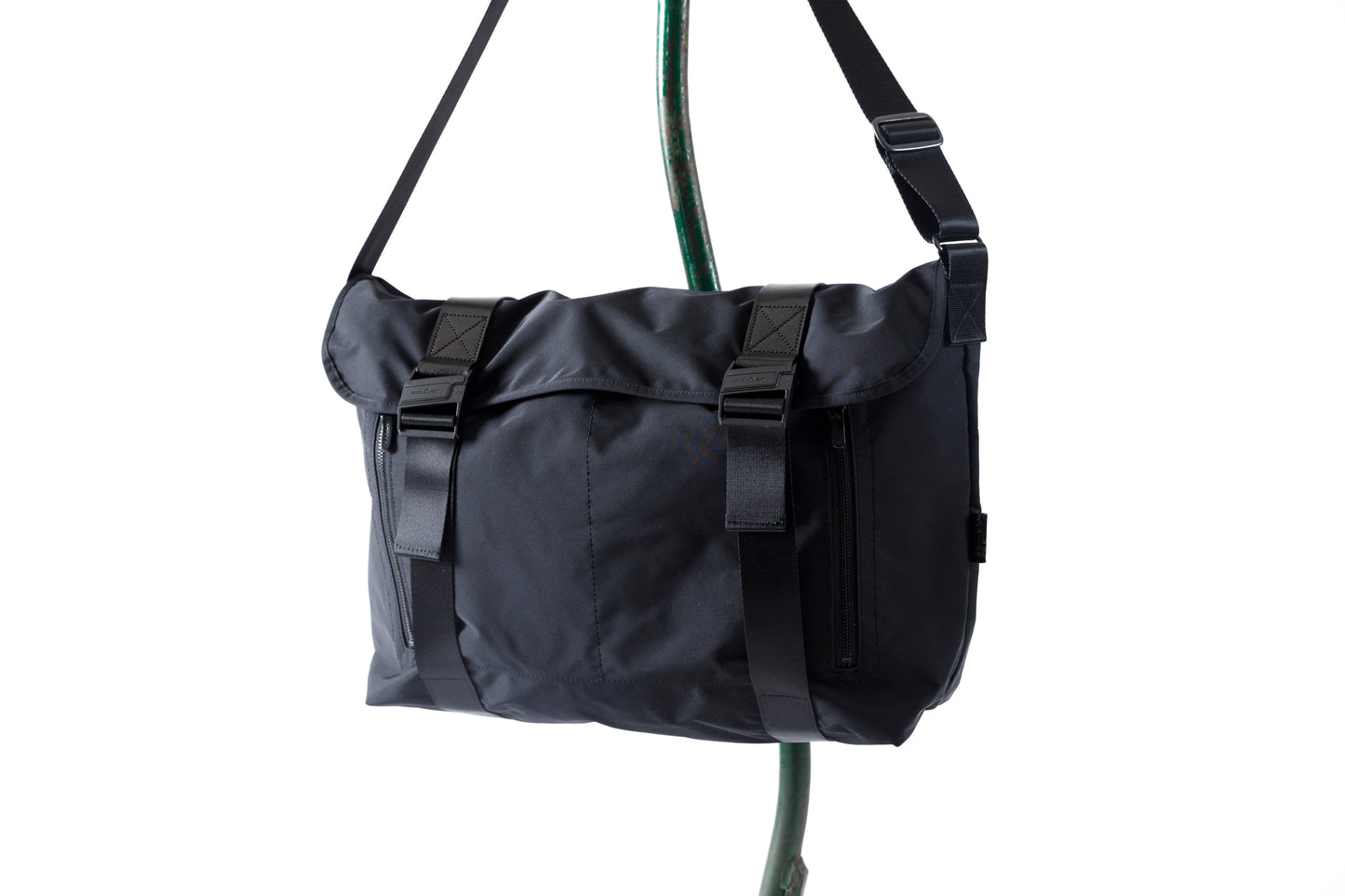 AMIACALVA F036 GABARDINE MESSENGER BAG - Black / Size L