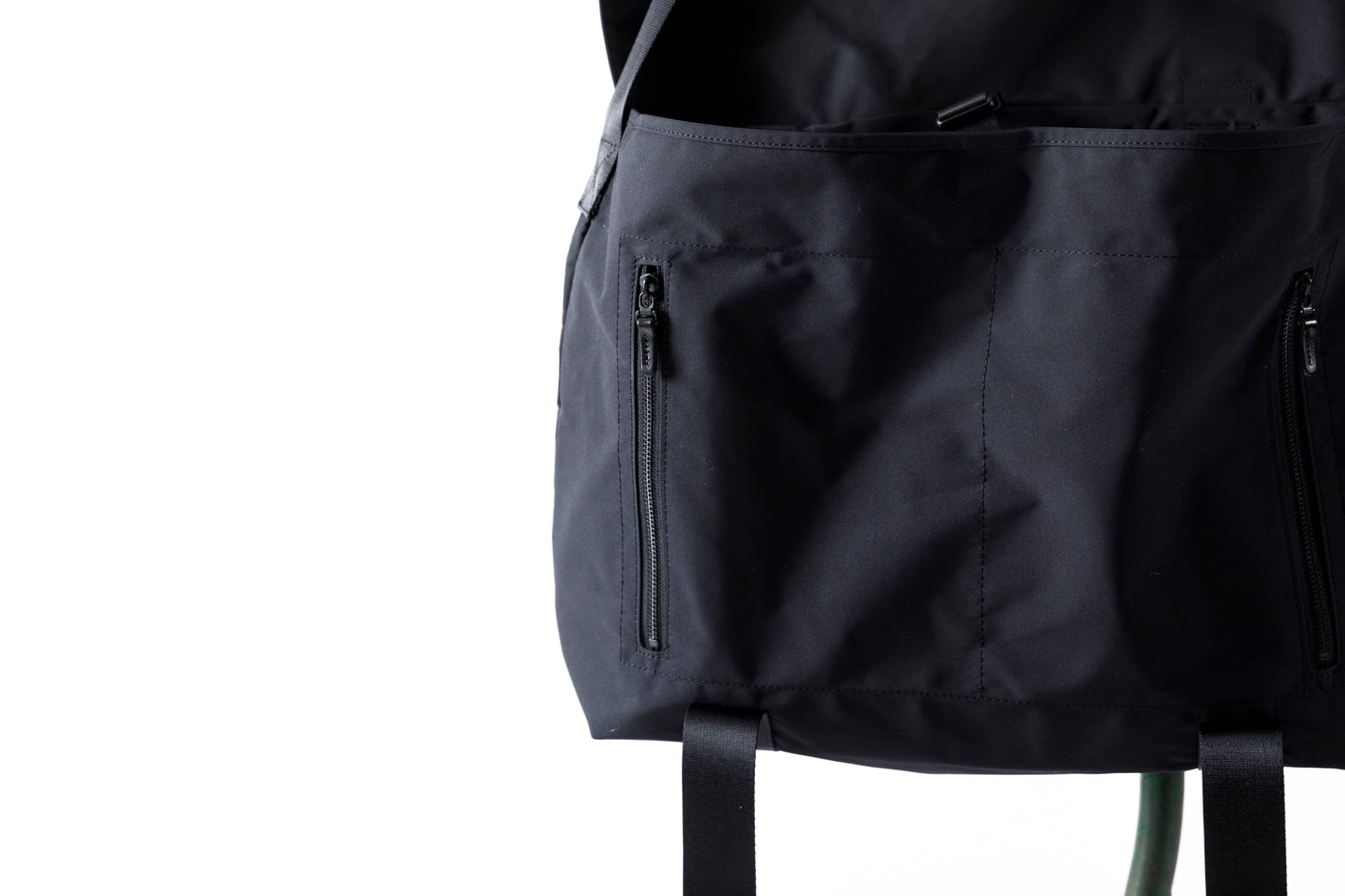 AMIACALVA F036 GABARDINE MESSENGER BAG - Black / Size L